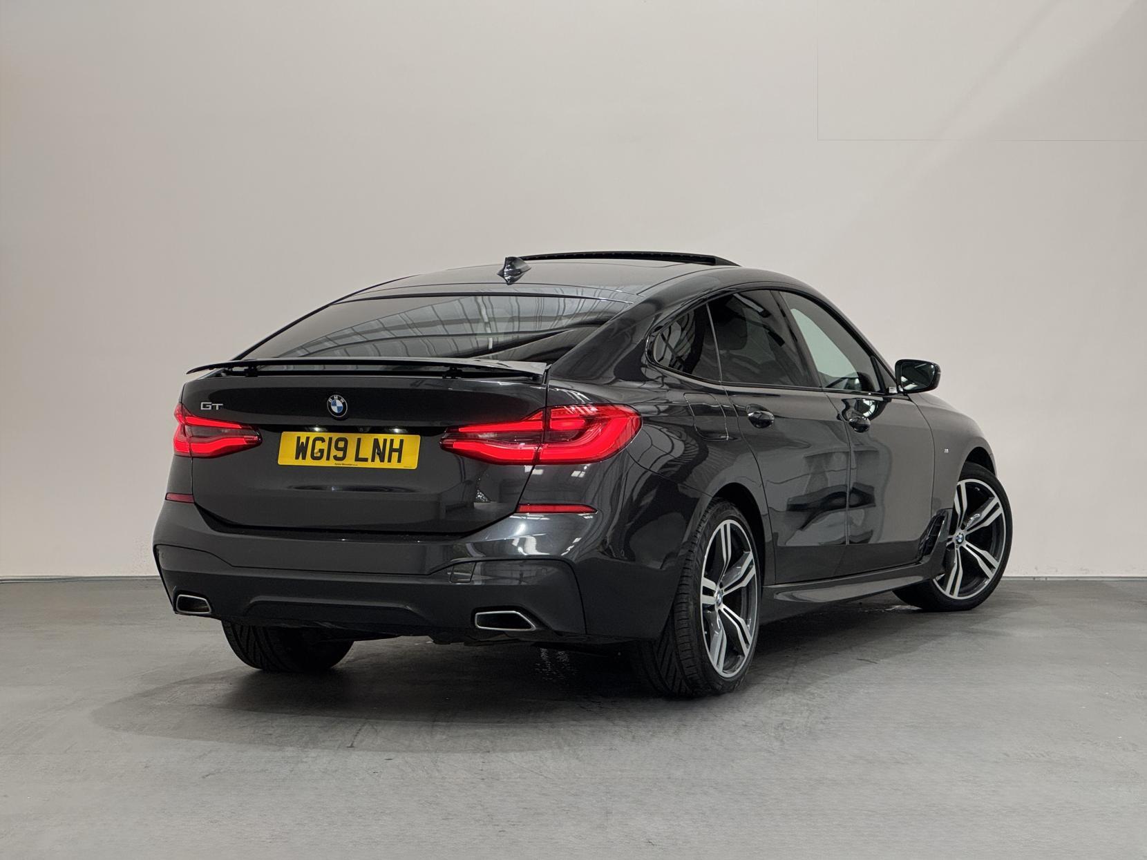 BMW 6 Series view 18