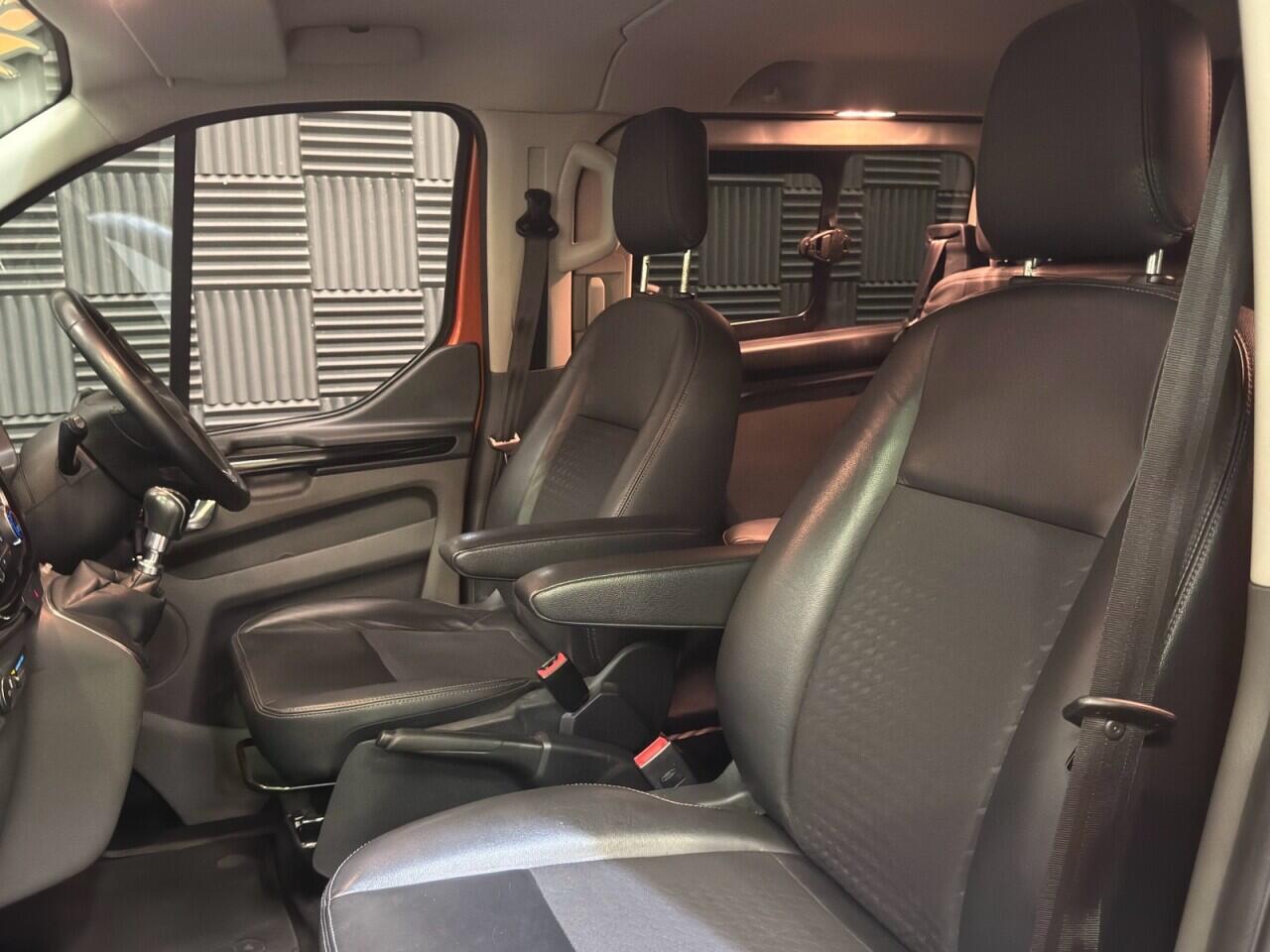 Ford Transit Custom view 25