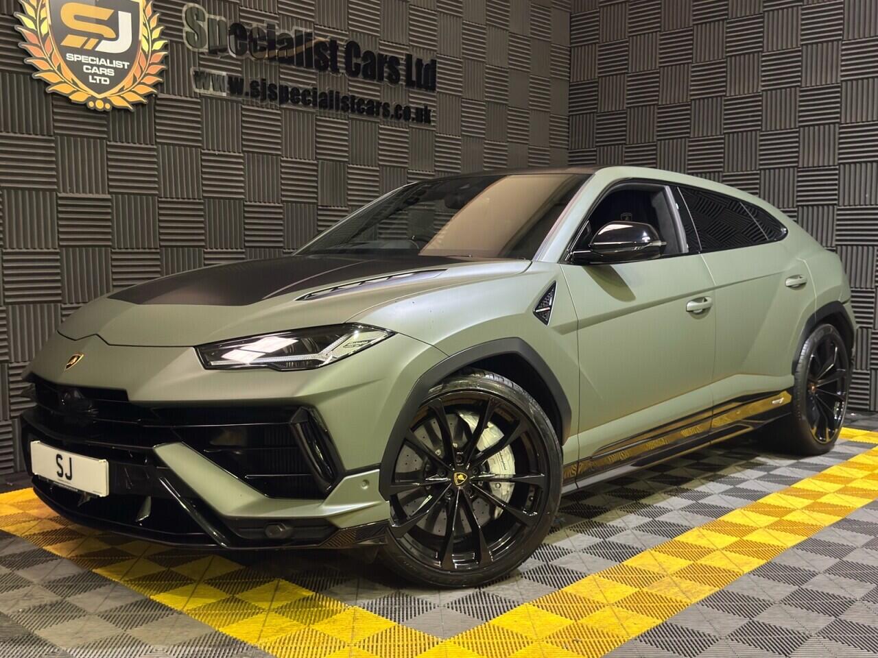 Lamborghini Urus view 20