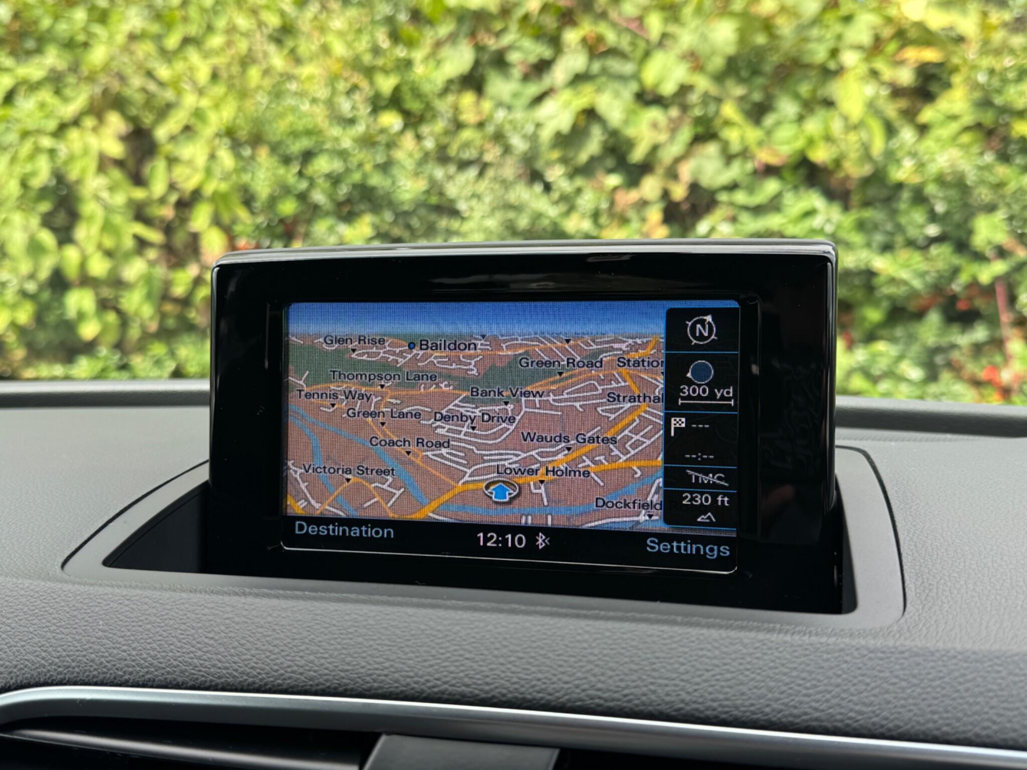 Audi Q3 view 28