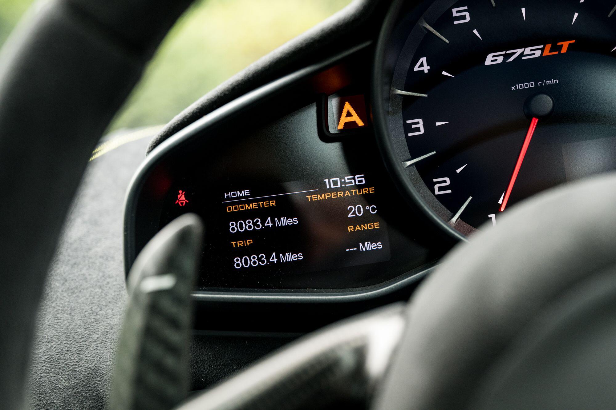 McLaren 675LT view 49