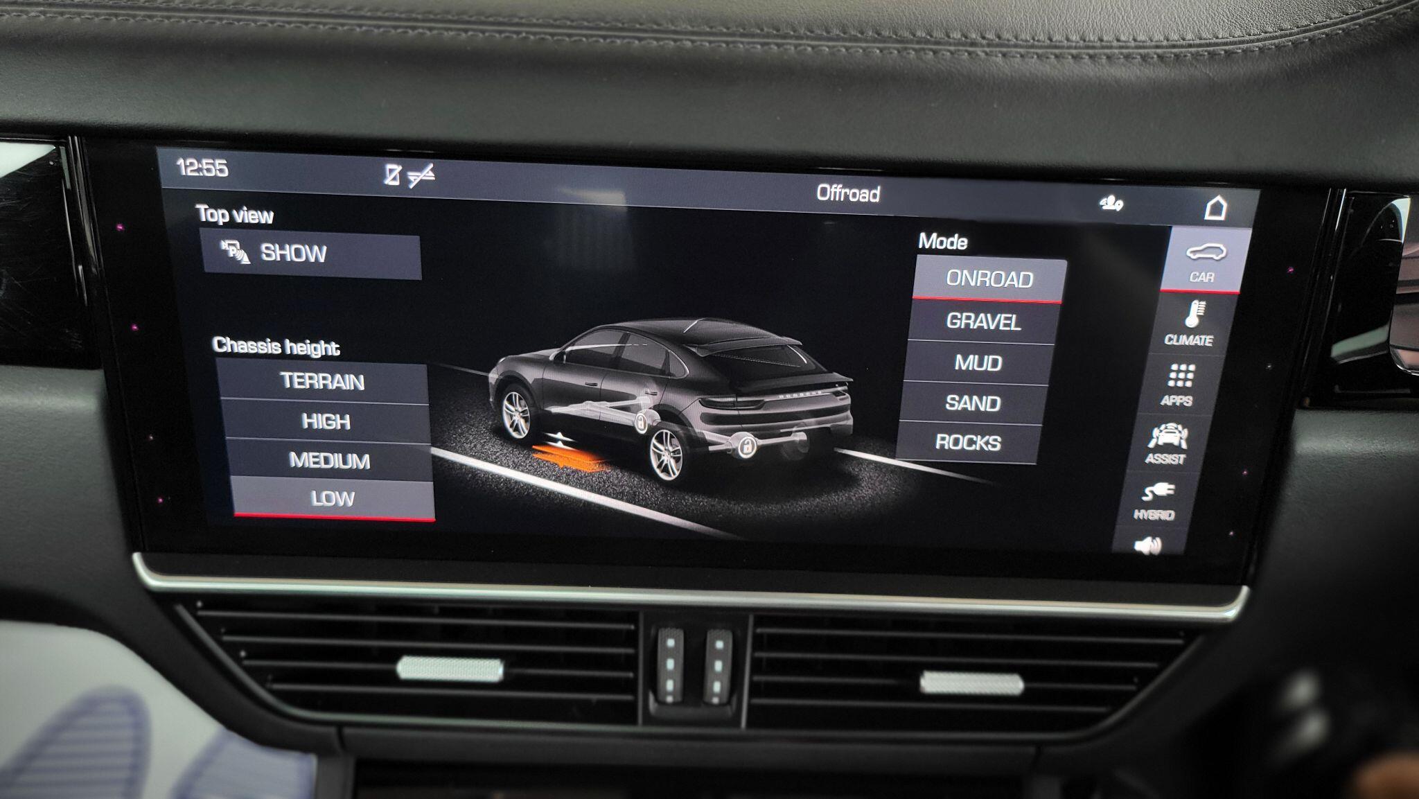 Porsche Cayenne view 32