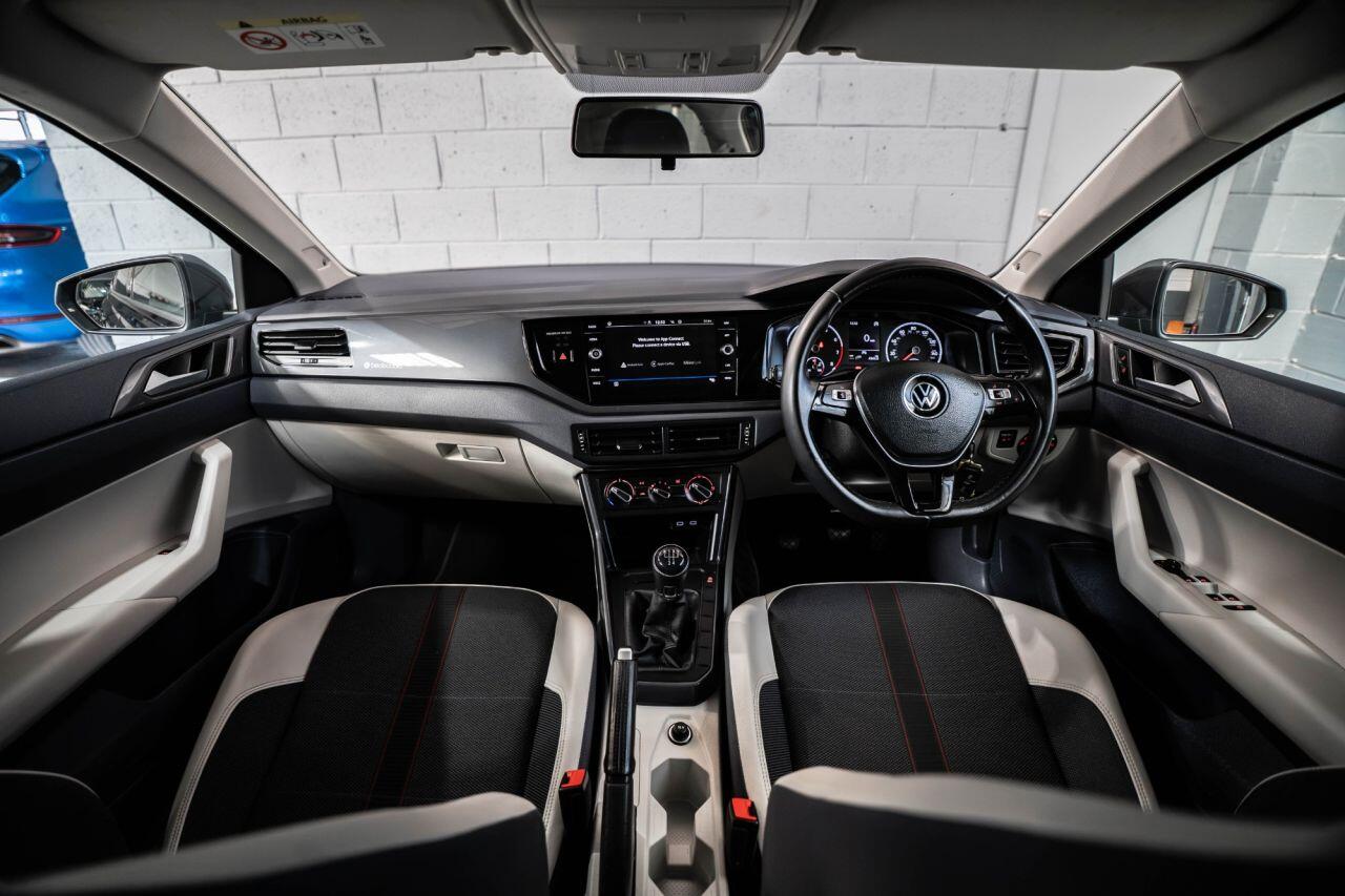 Volkswagen Polo view 2