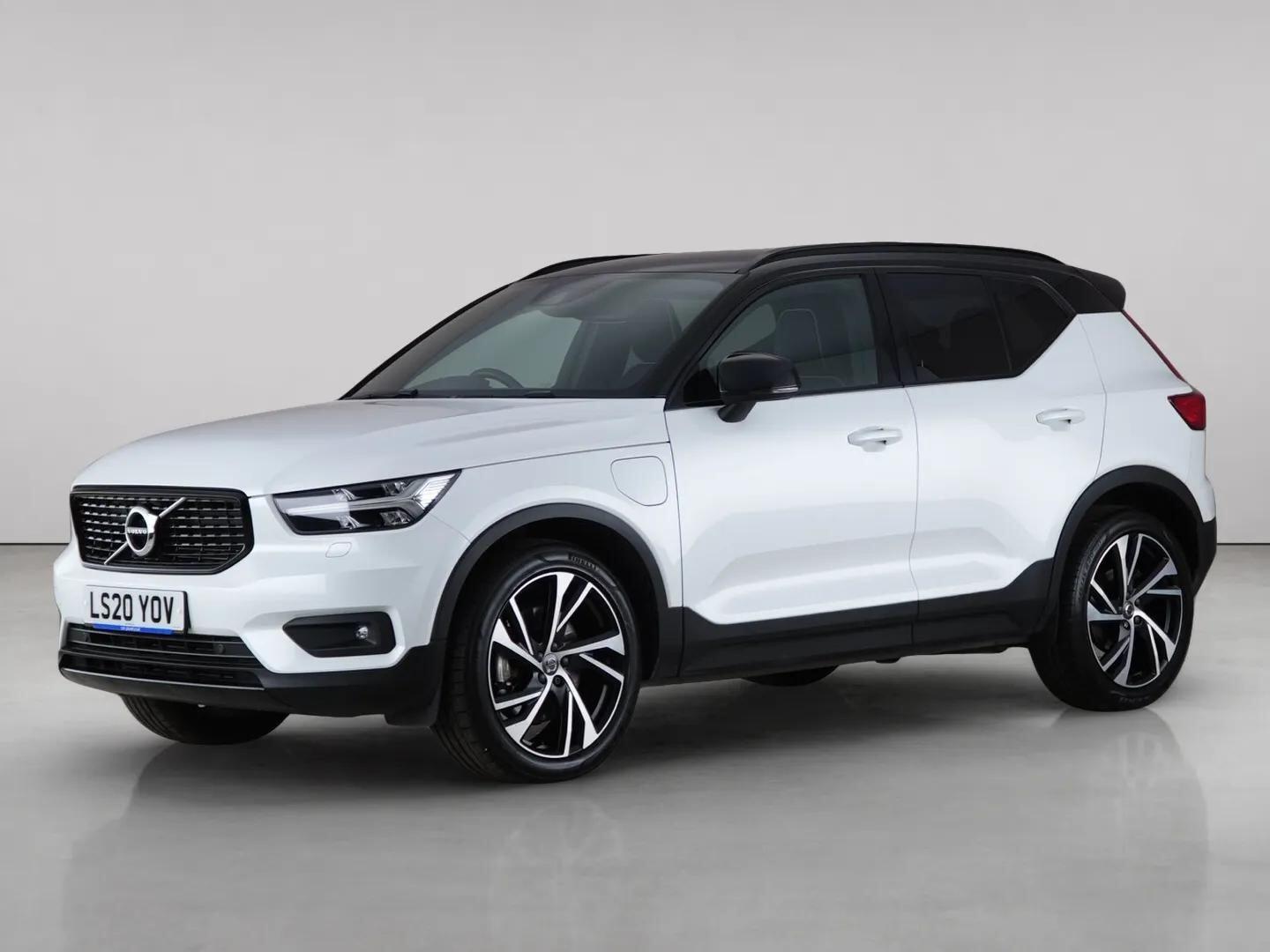 Volvo XC40 view 2