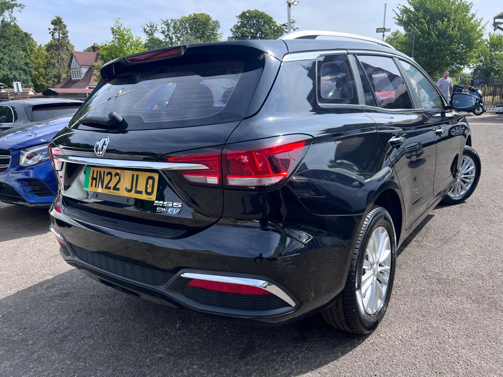 MG MG5 view 12
