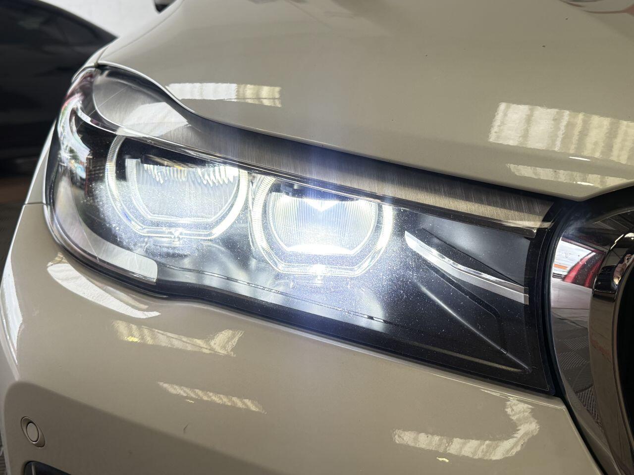 BMW 7 Series view 26