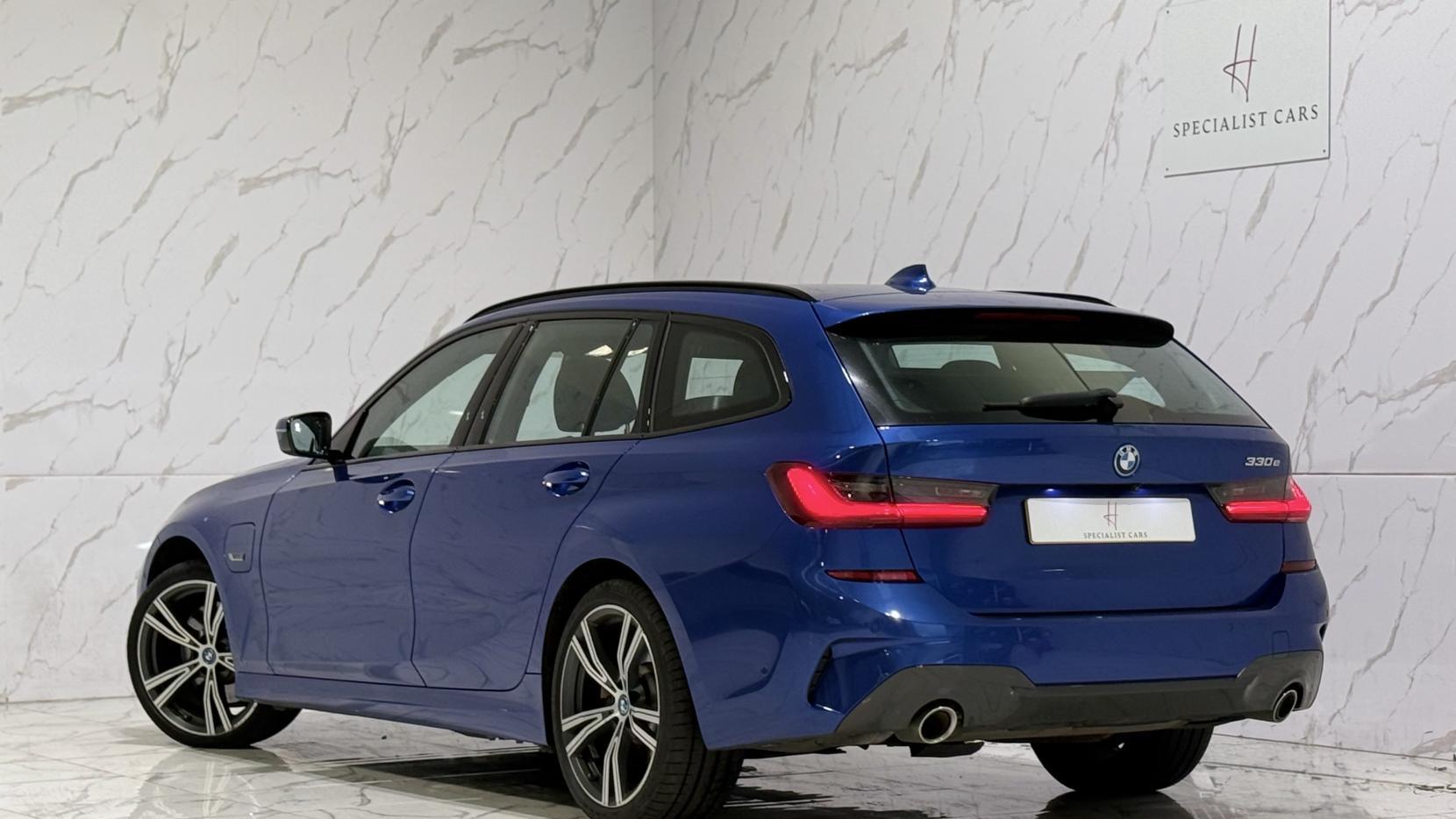 BMW 3 Series view 6