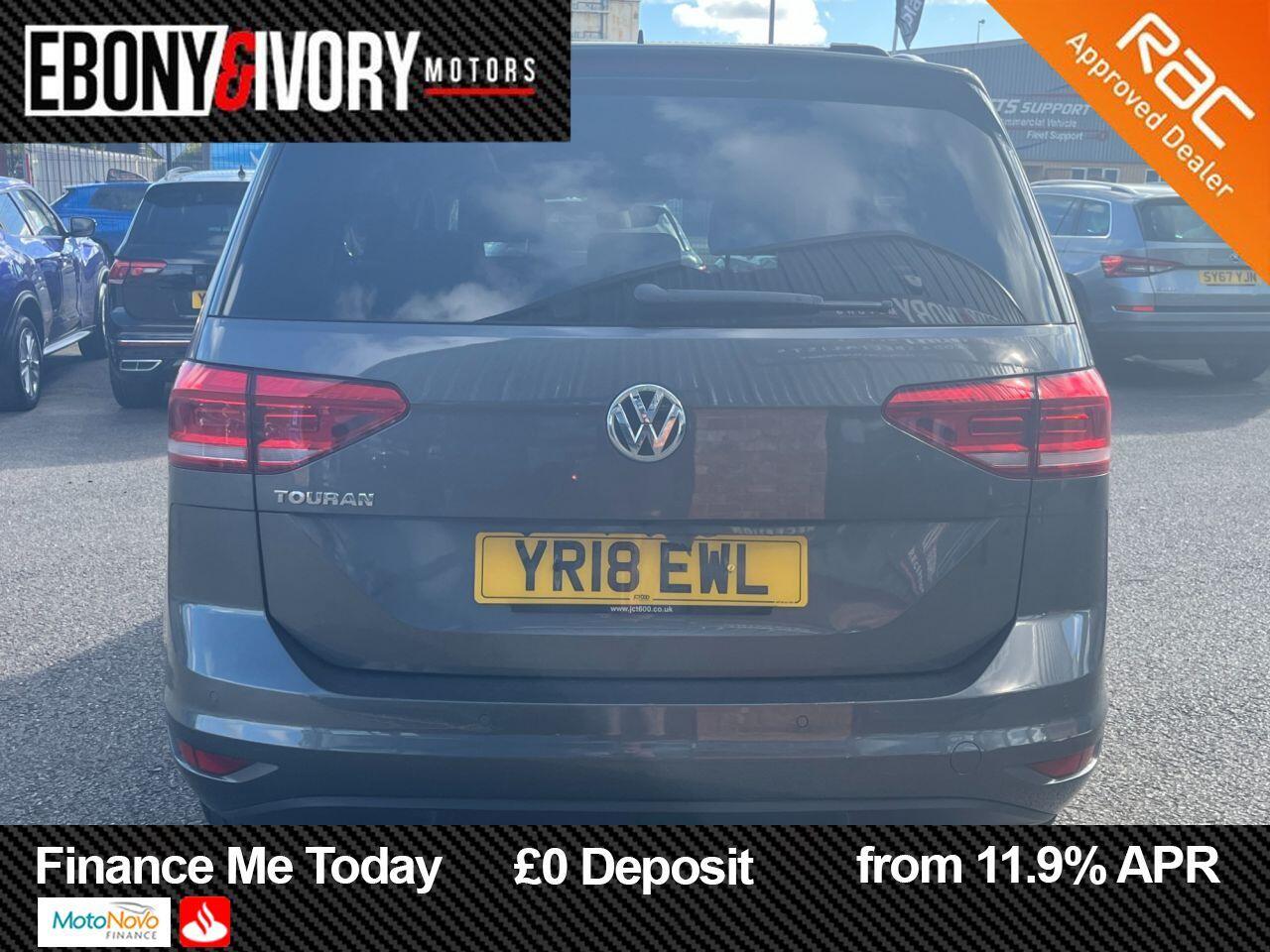 Volkswagen Touran view 4