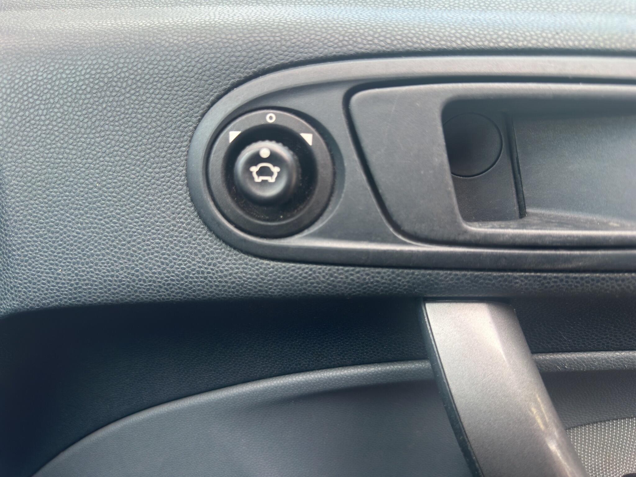 Ford Fiesta view 24