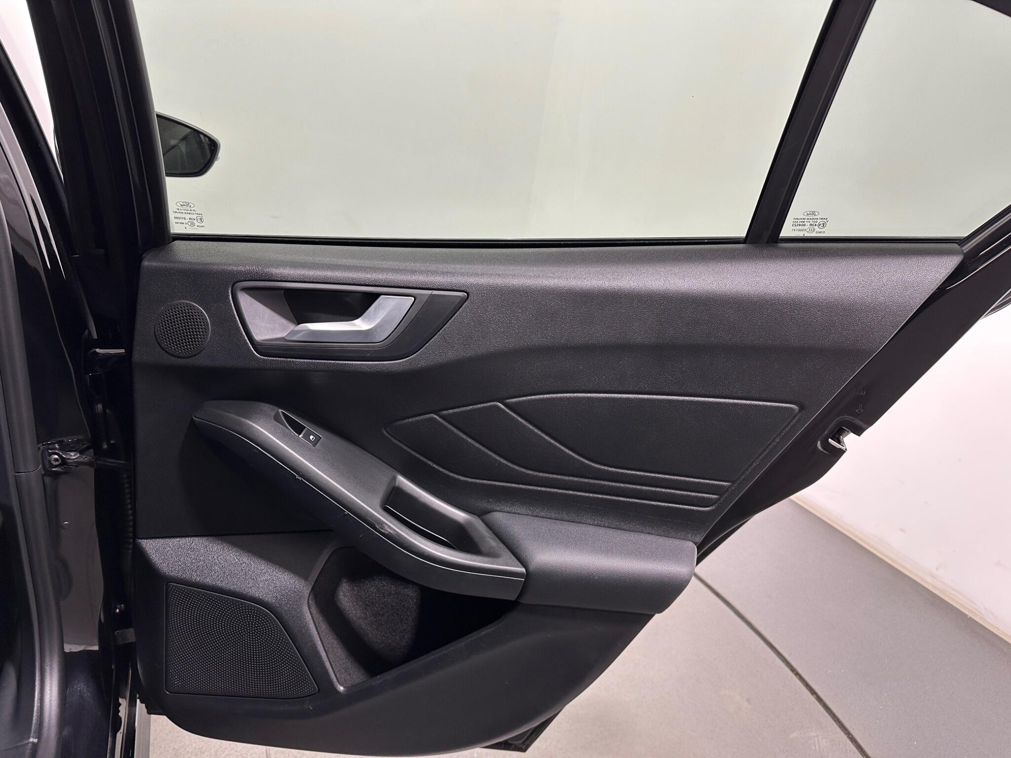 Ford Focus view 42