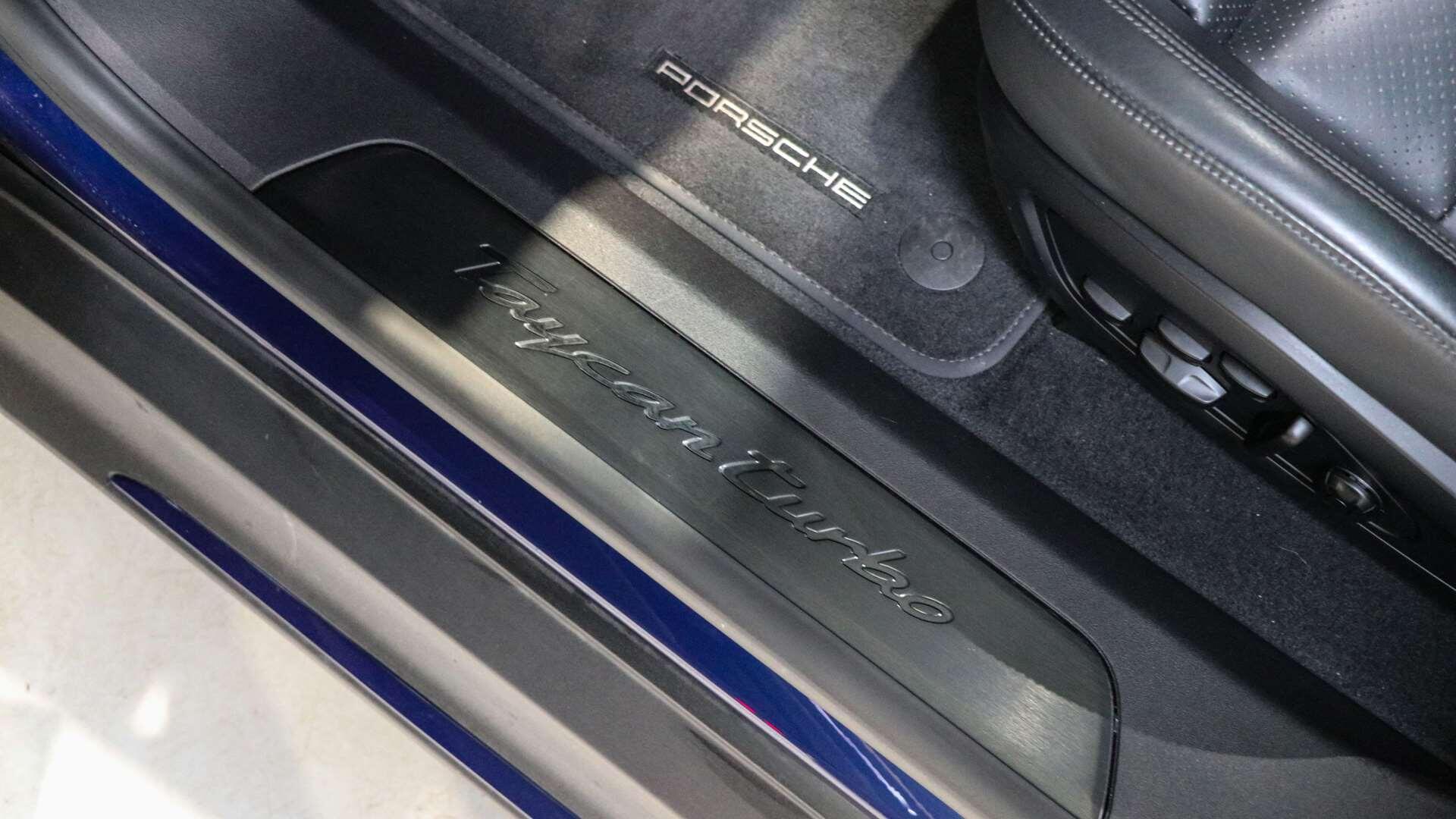 Porsche Taycan view 34