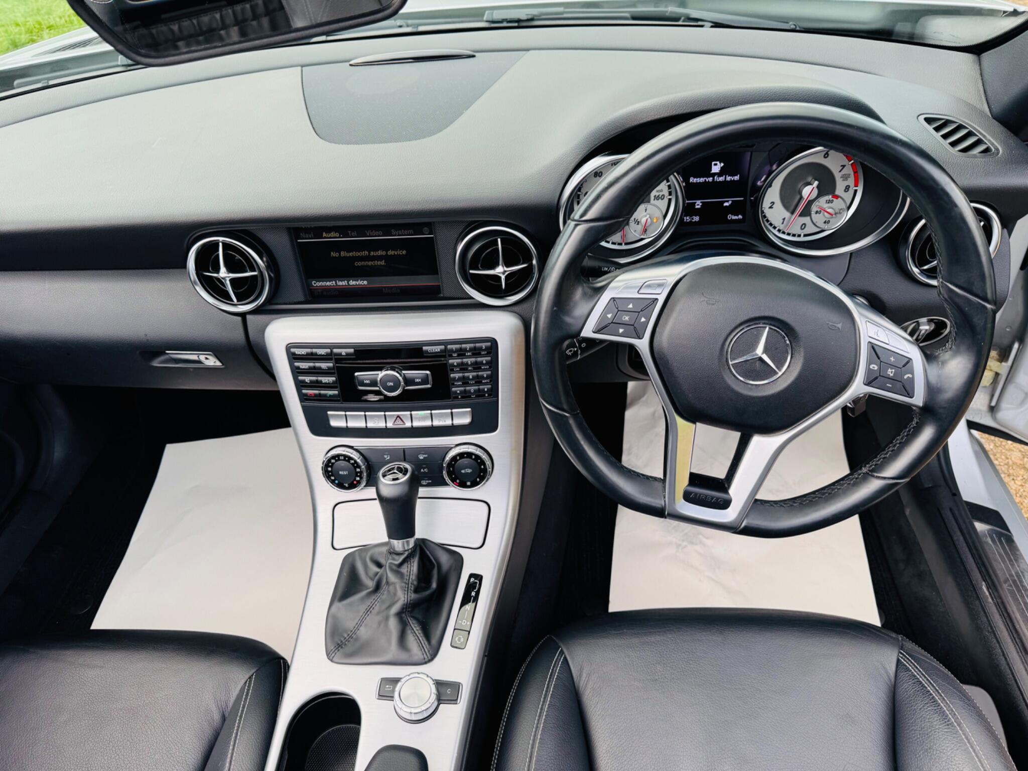 2011 Mercedes-Benz SLK image 20