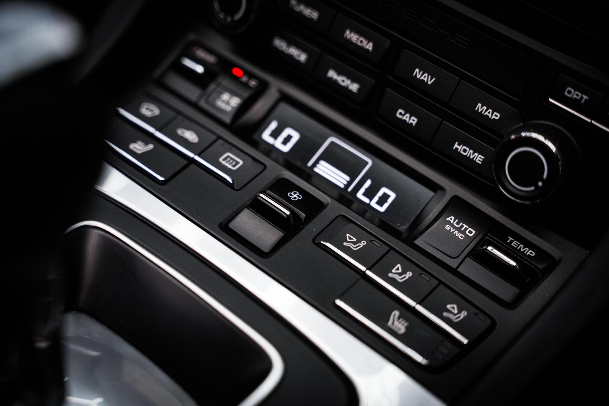 Porsche 911 view 47
