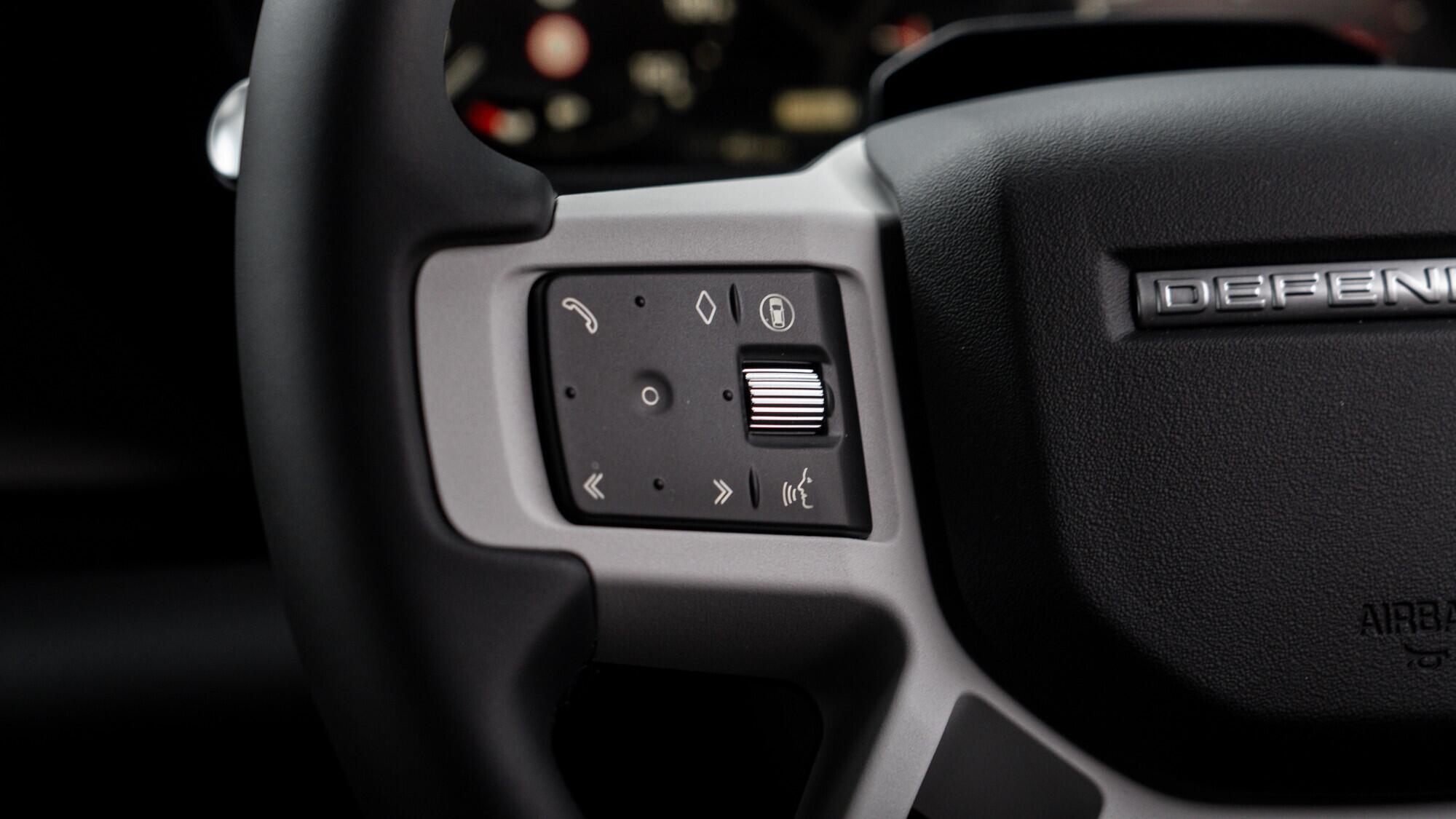 Land Rover Defender view 24