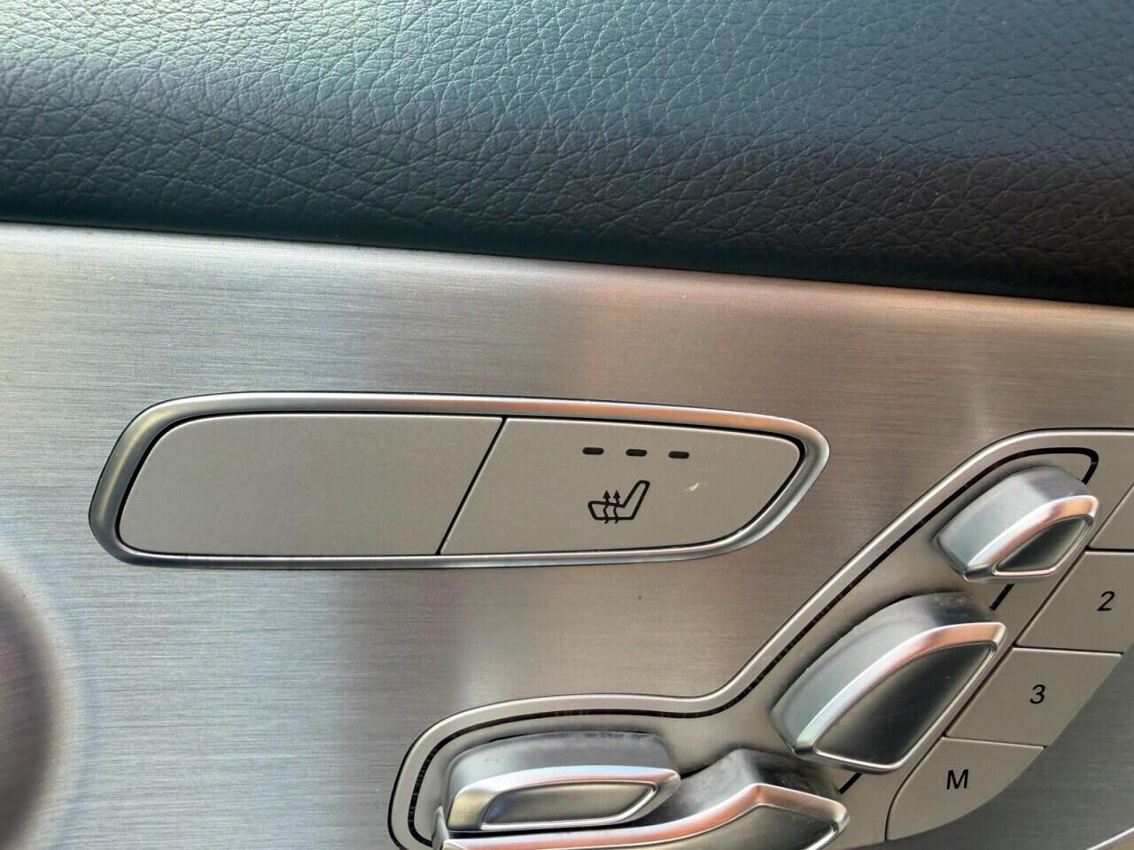 Mercedes-Benz C-Class view 23