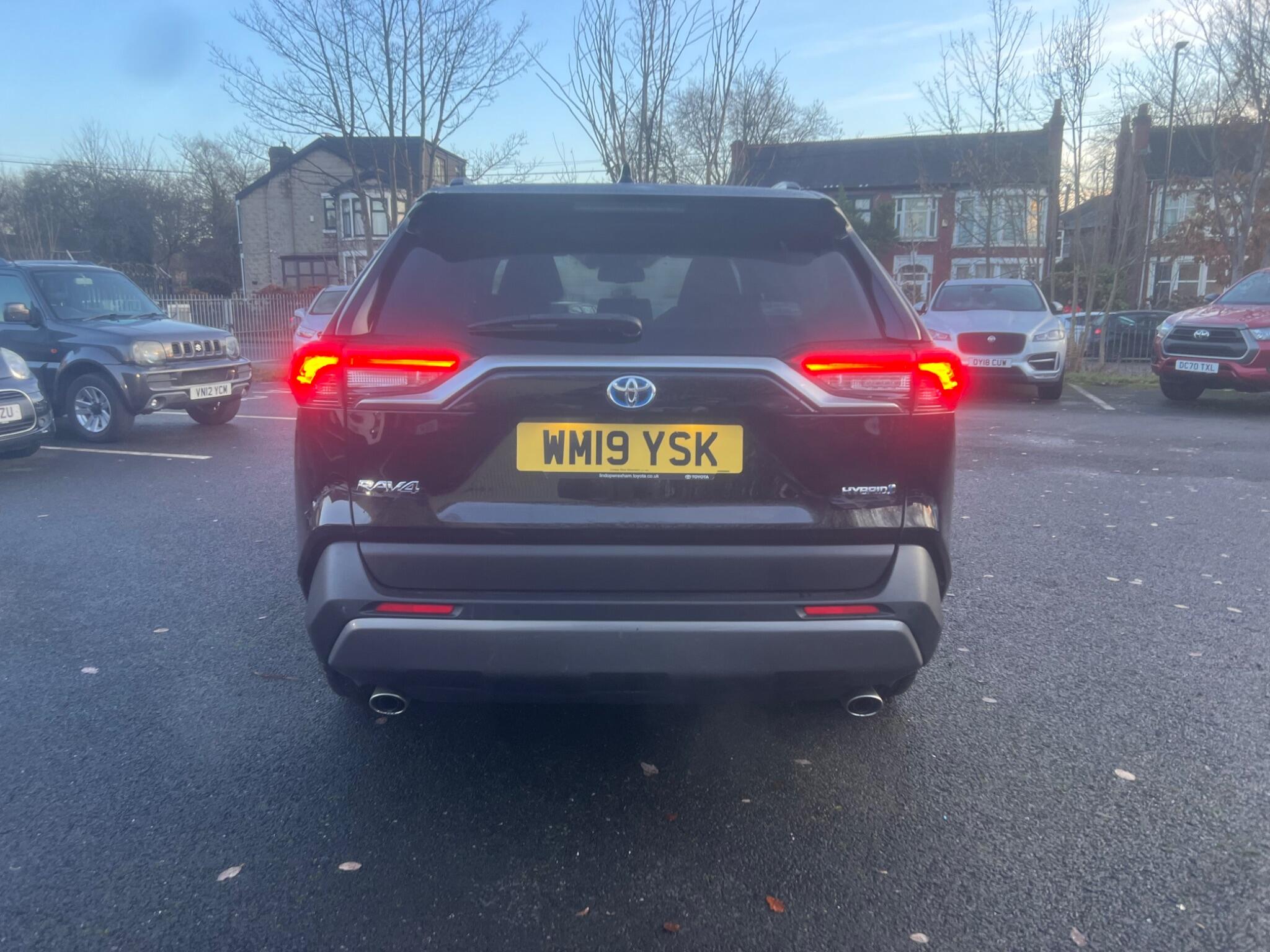 2019 Toyota RAV4 2.5 VVT-h Design CVT Euro 6 (s/s) 5dr • 116,015 miles image 6