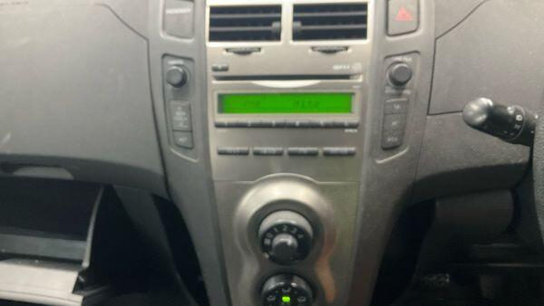 Toyota Yaris view 11