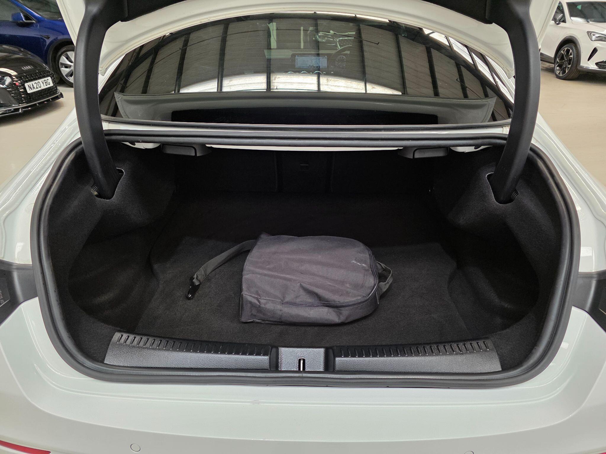 Mercedes-Benz Cla view 29
