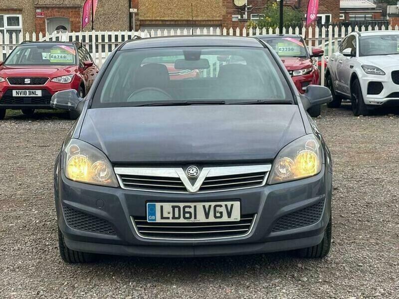 2011 Vauxhall Astra 1.6 16v Active Euro 5 5dr • 145,000 miles image 2