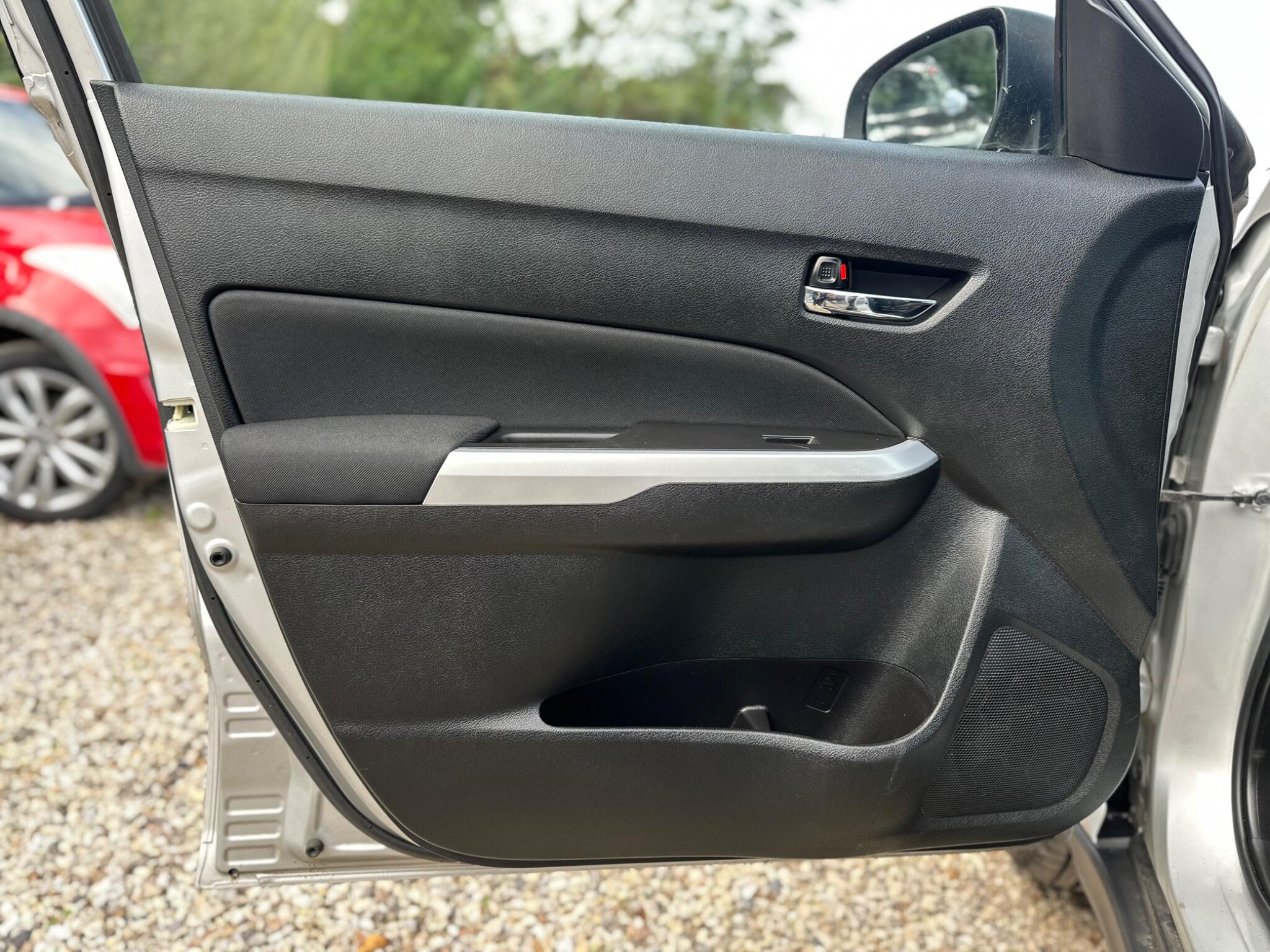 Suzuki Vitara view 61