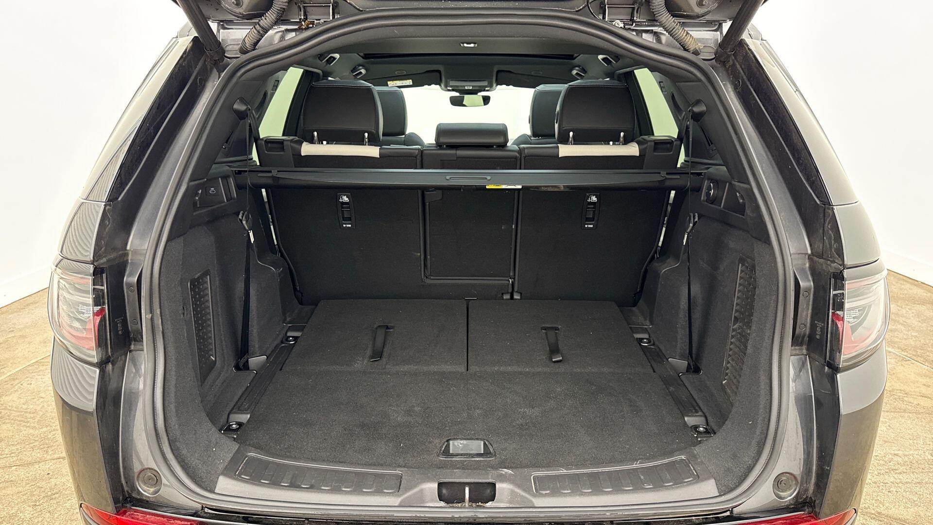 Land Rover Discovery Sport view 10