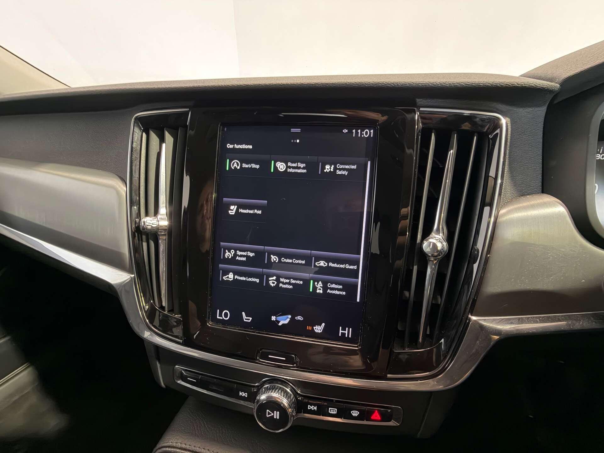 Volvo V90 view 40