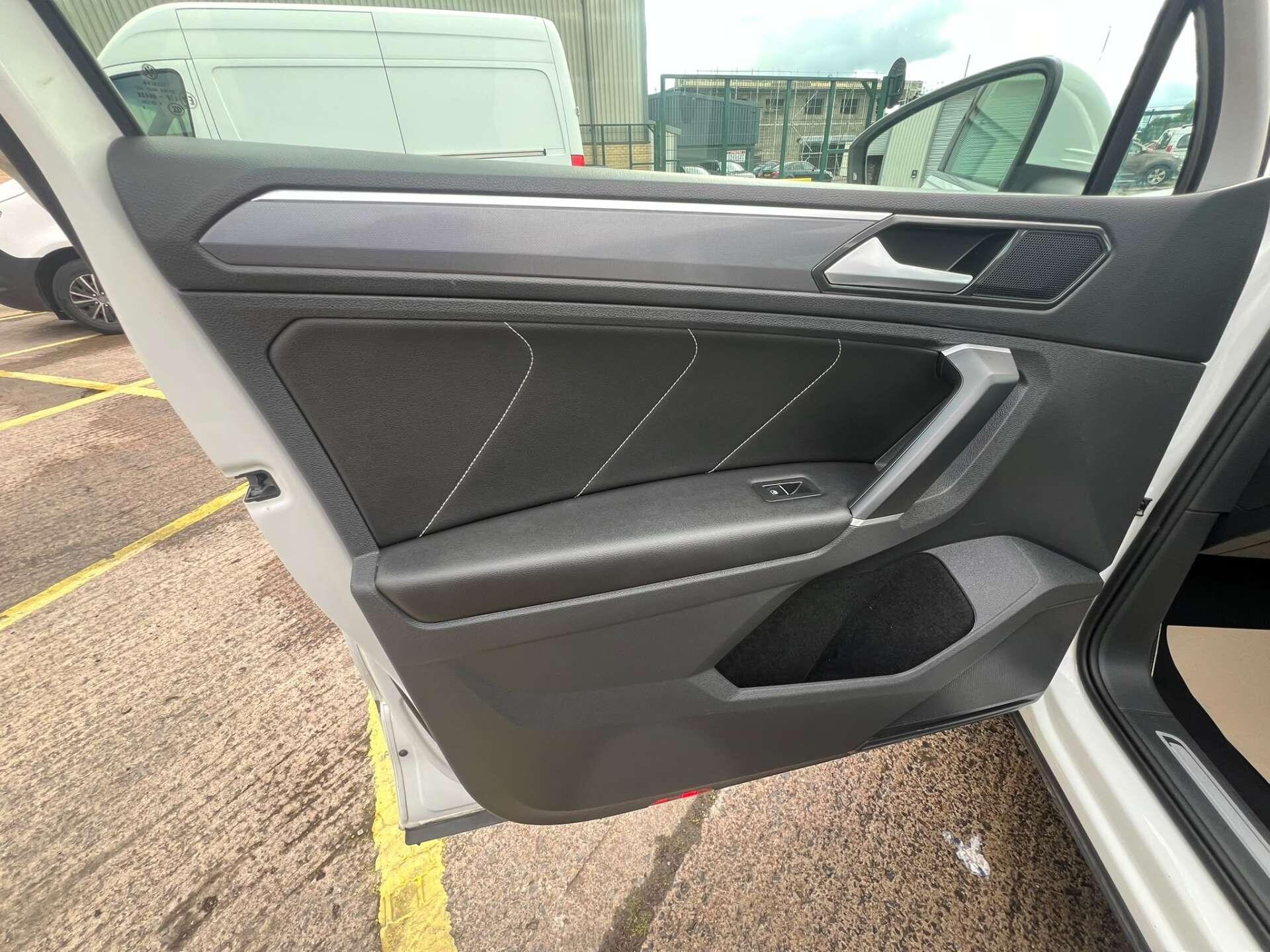 Volkswagen Tiguan view 29
