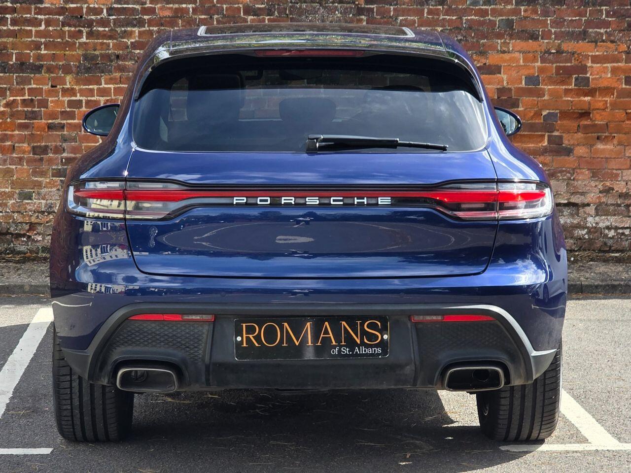 Porsche Macan view 17