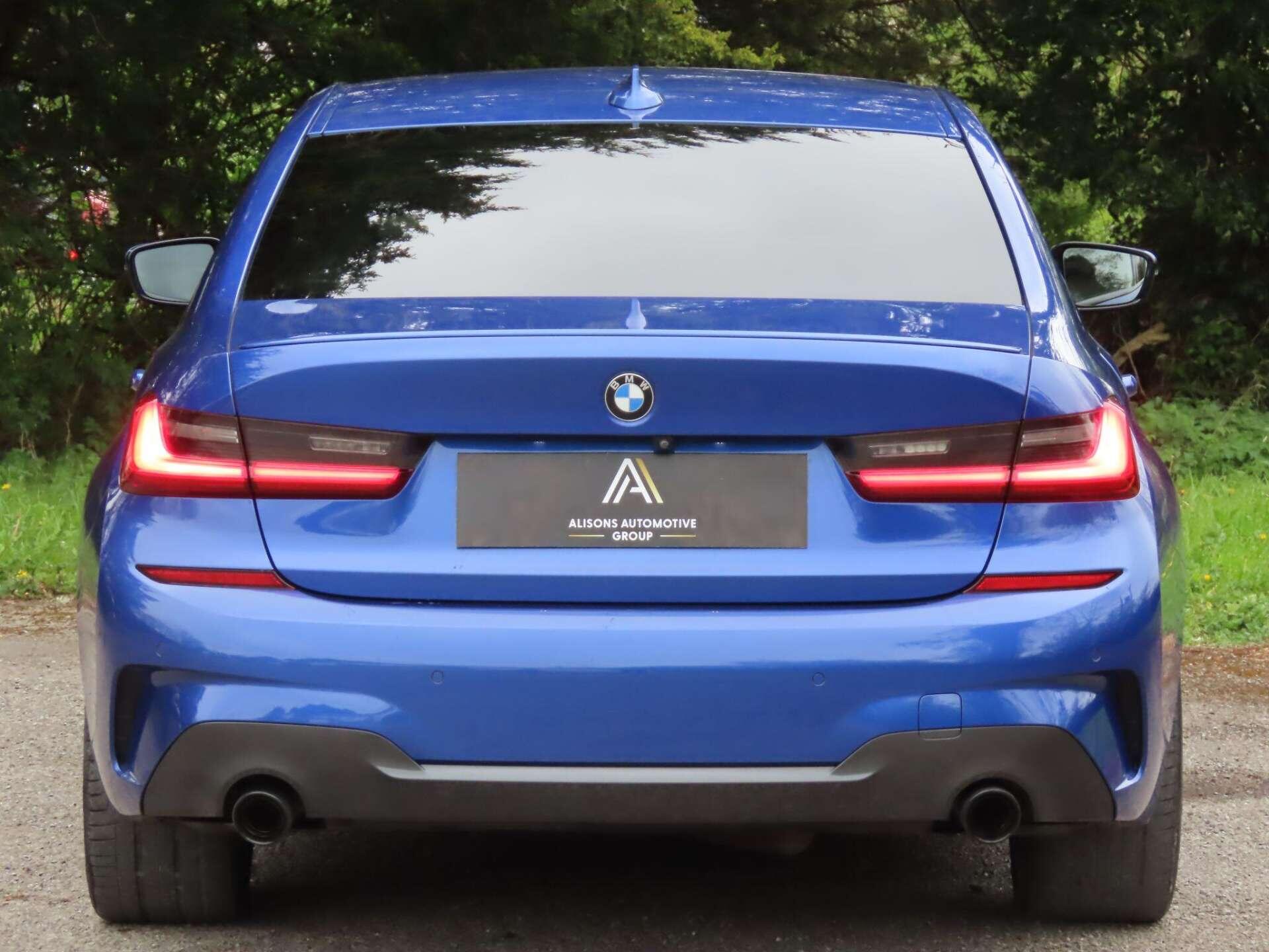 BMW 3 Series view 6