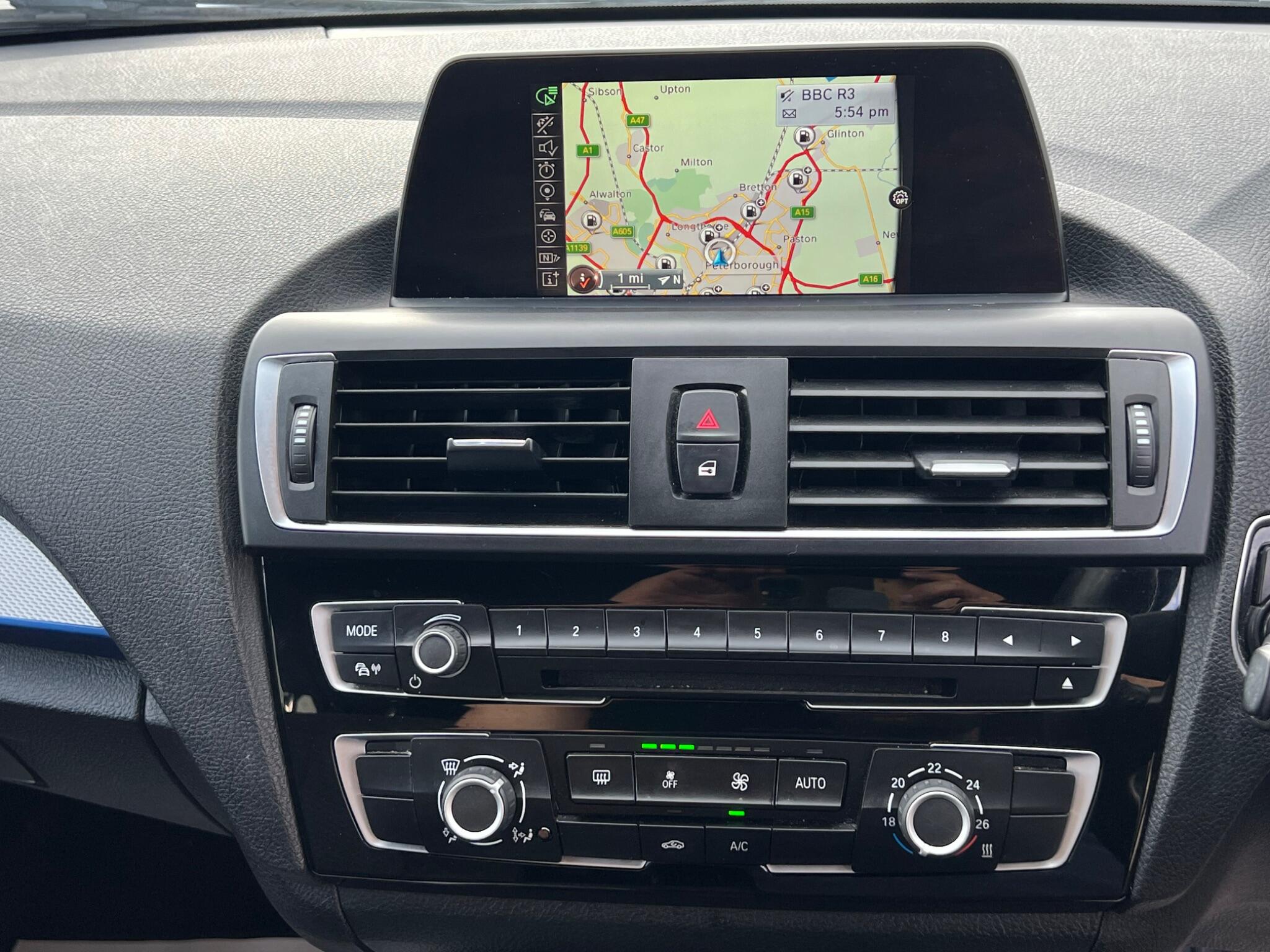 BMW 1 Series view 14