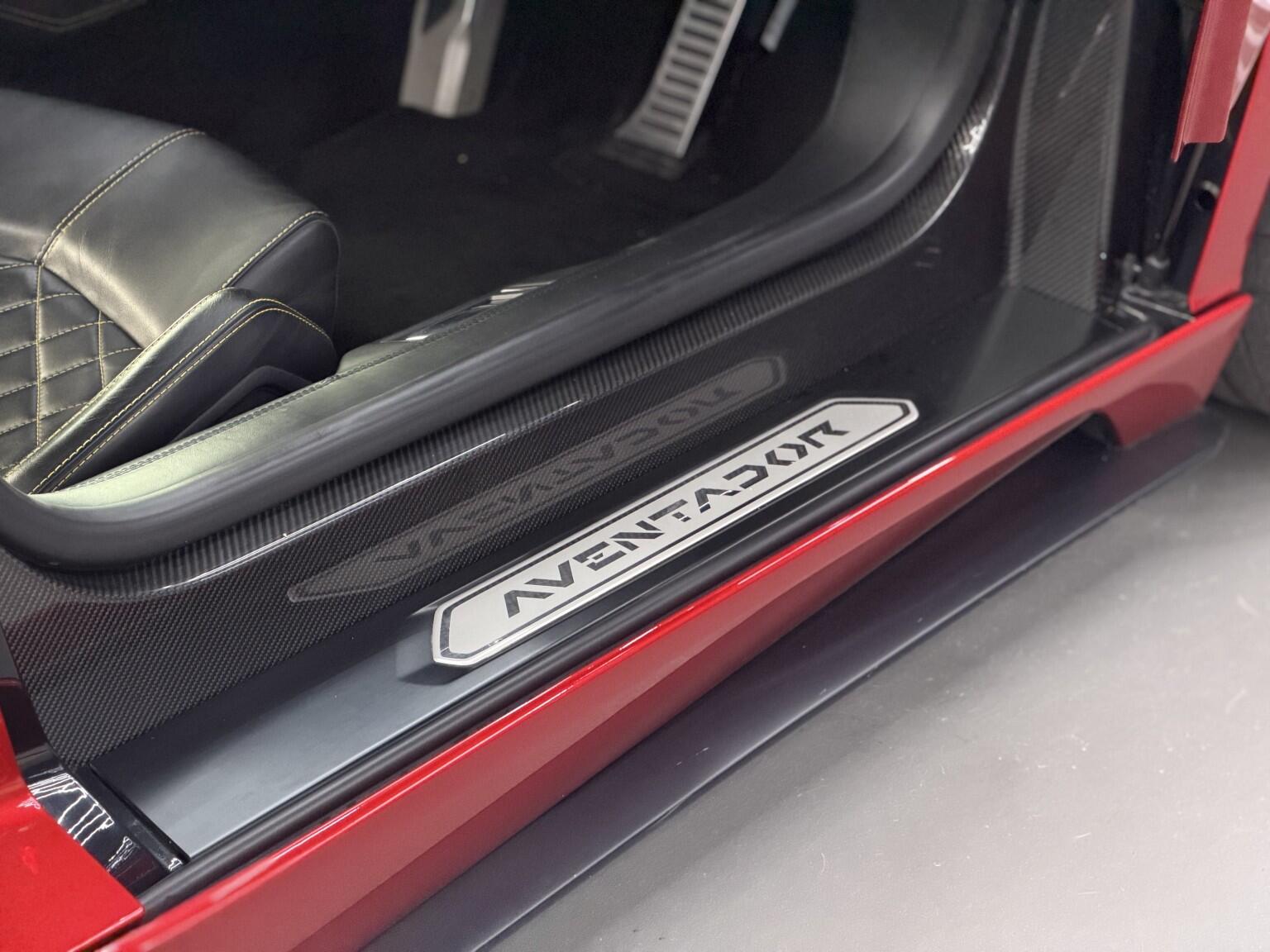 Lamborghini Aventador view 54
