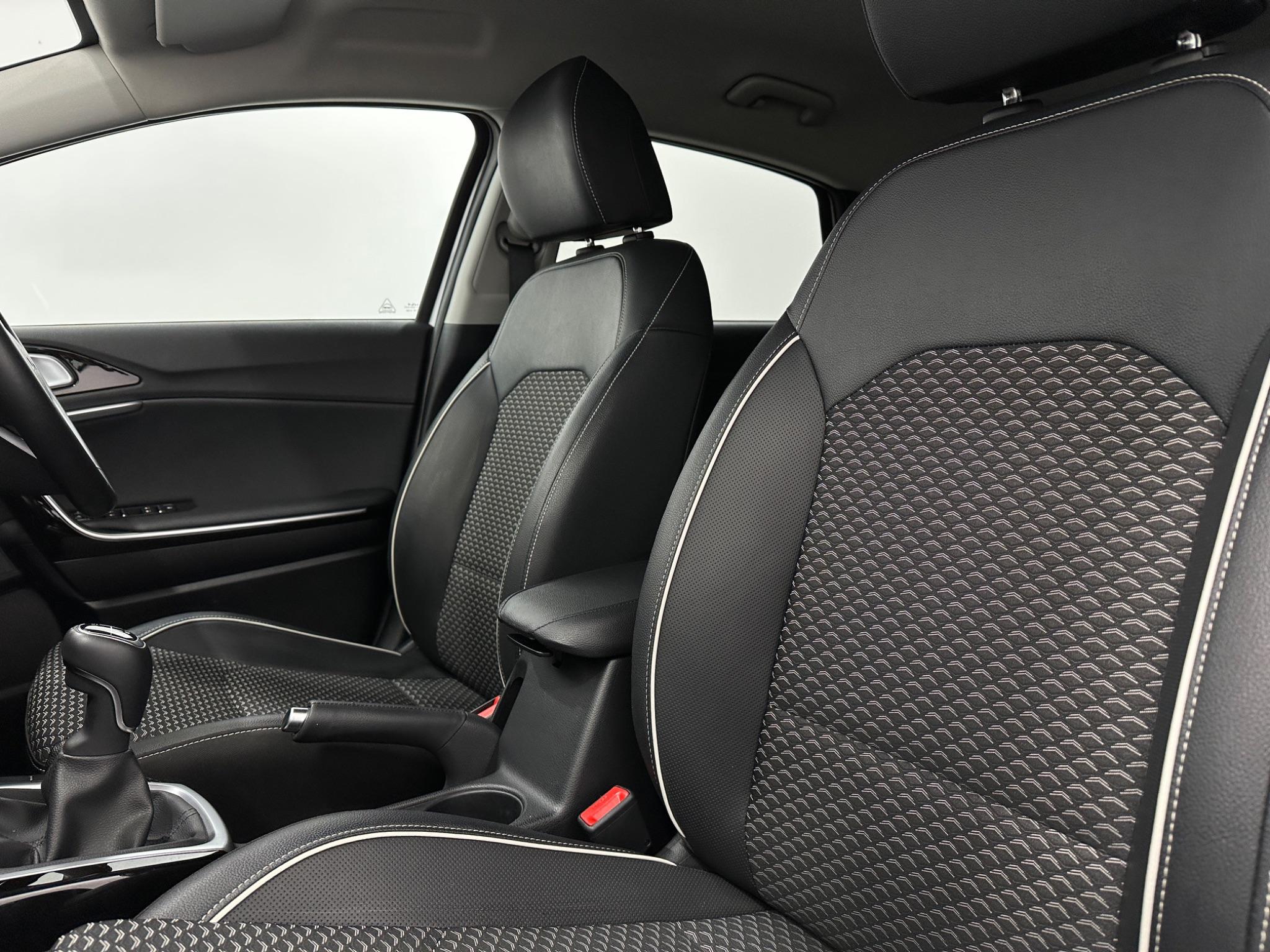 Kia Ceed view 34