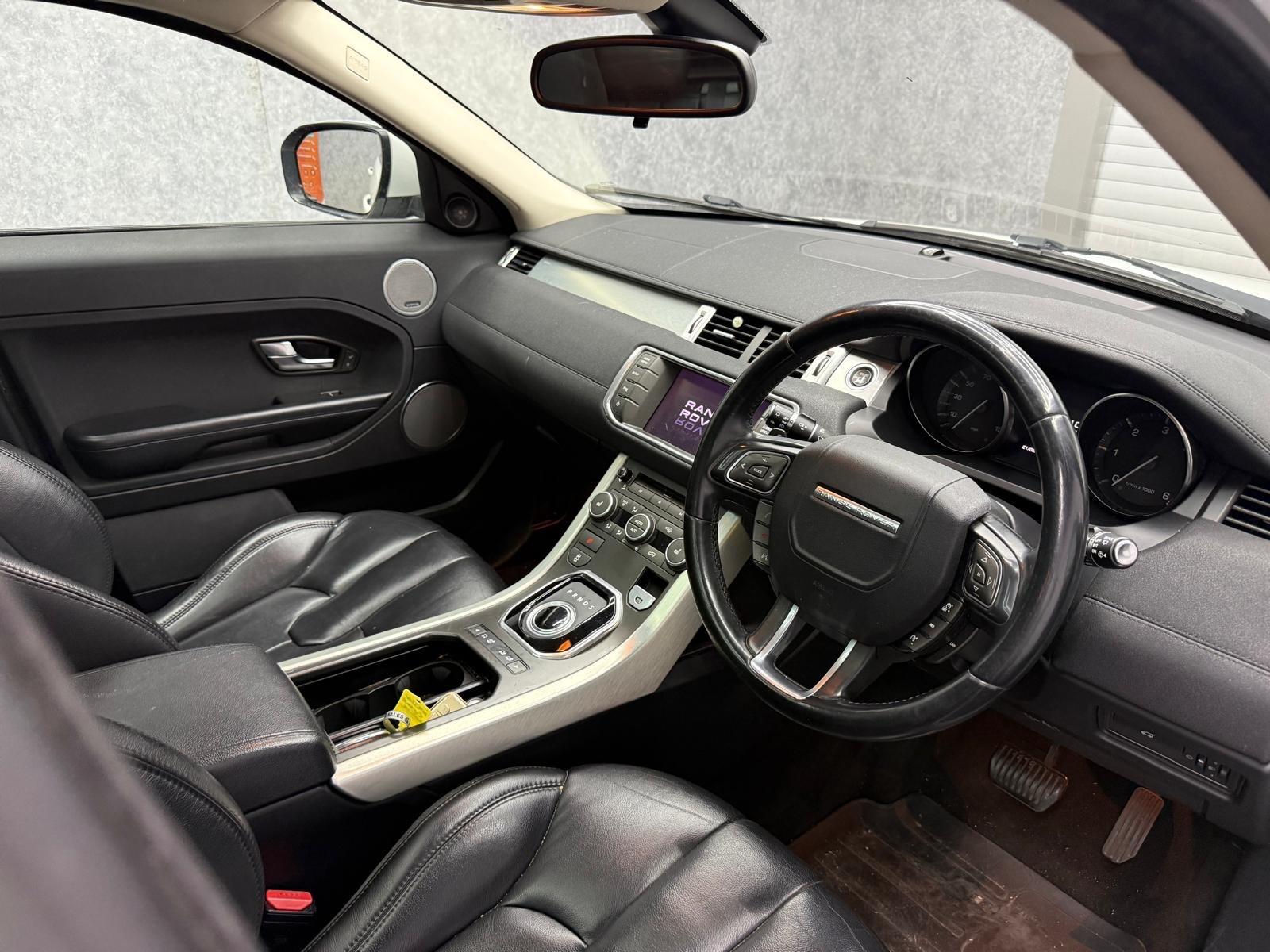 Land Rover Range Rover Evoque view 2