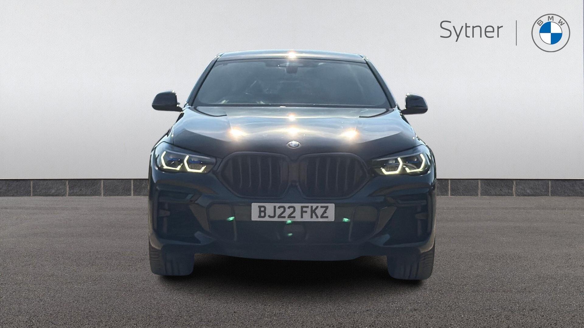 BMW X6 view 16