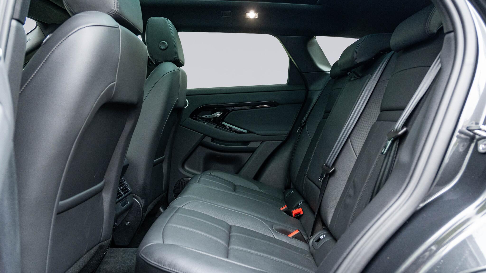 Land Rover Range Rover Evoque view 4