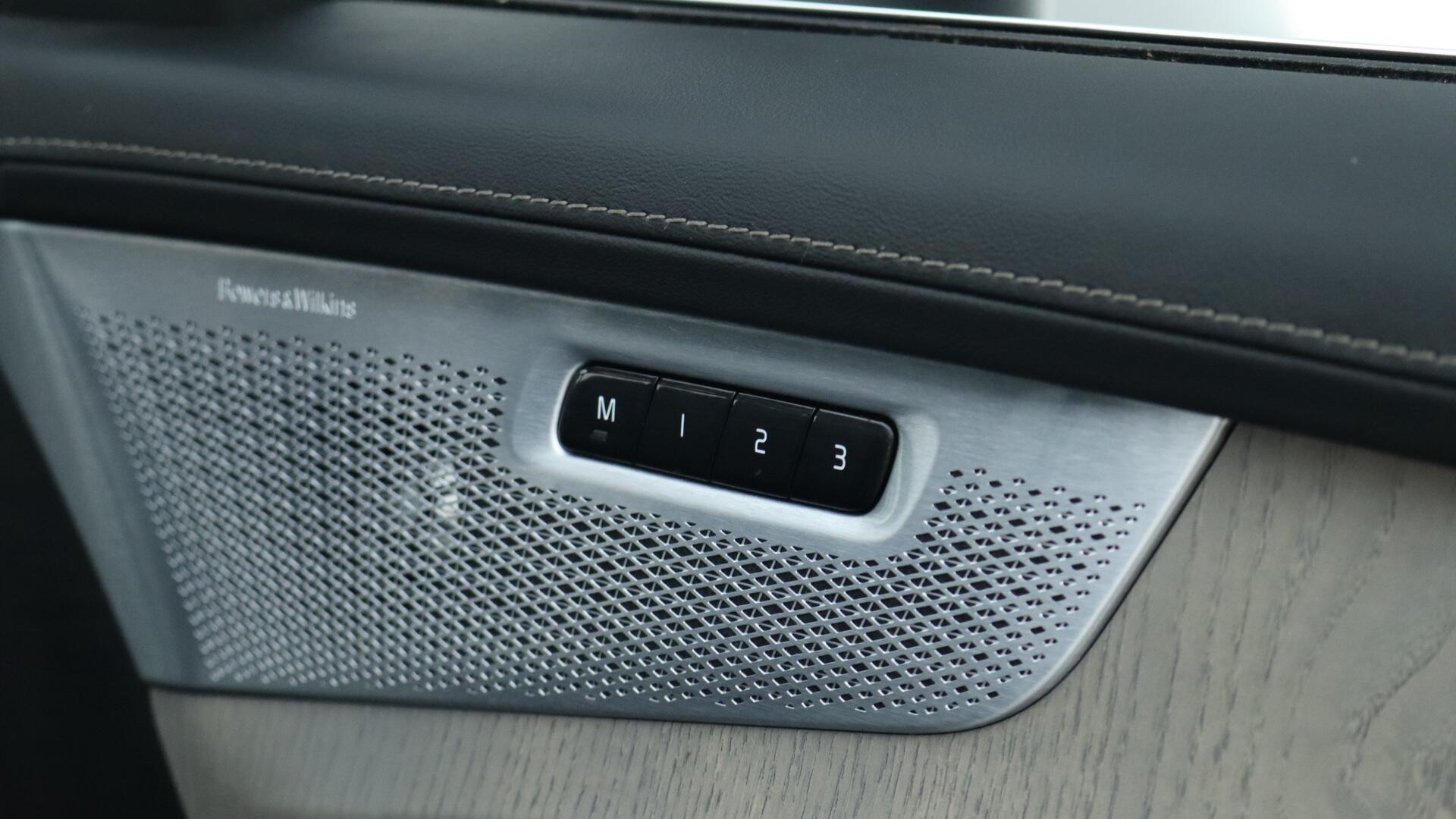 Volvo XC90 view 37