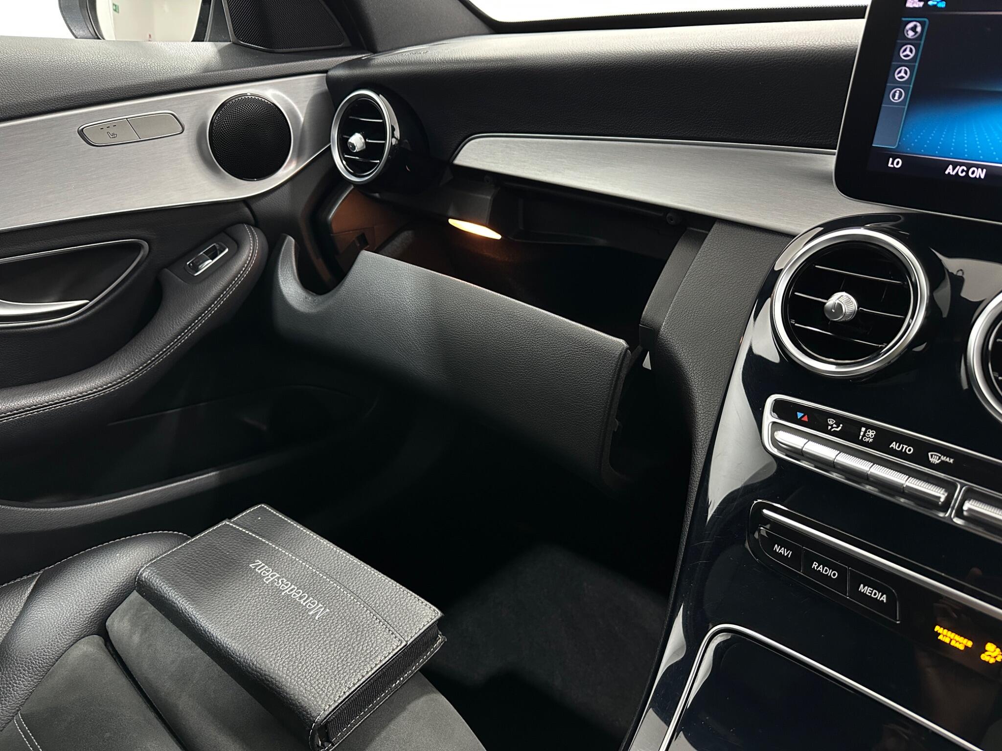 Mercedes-Benz C-Class view 29