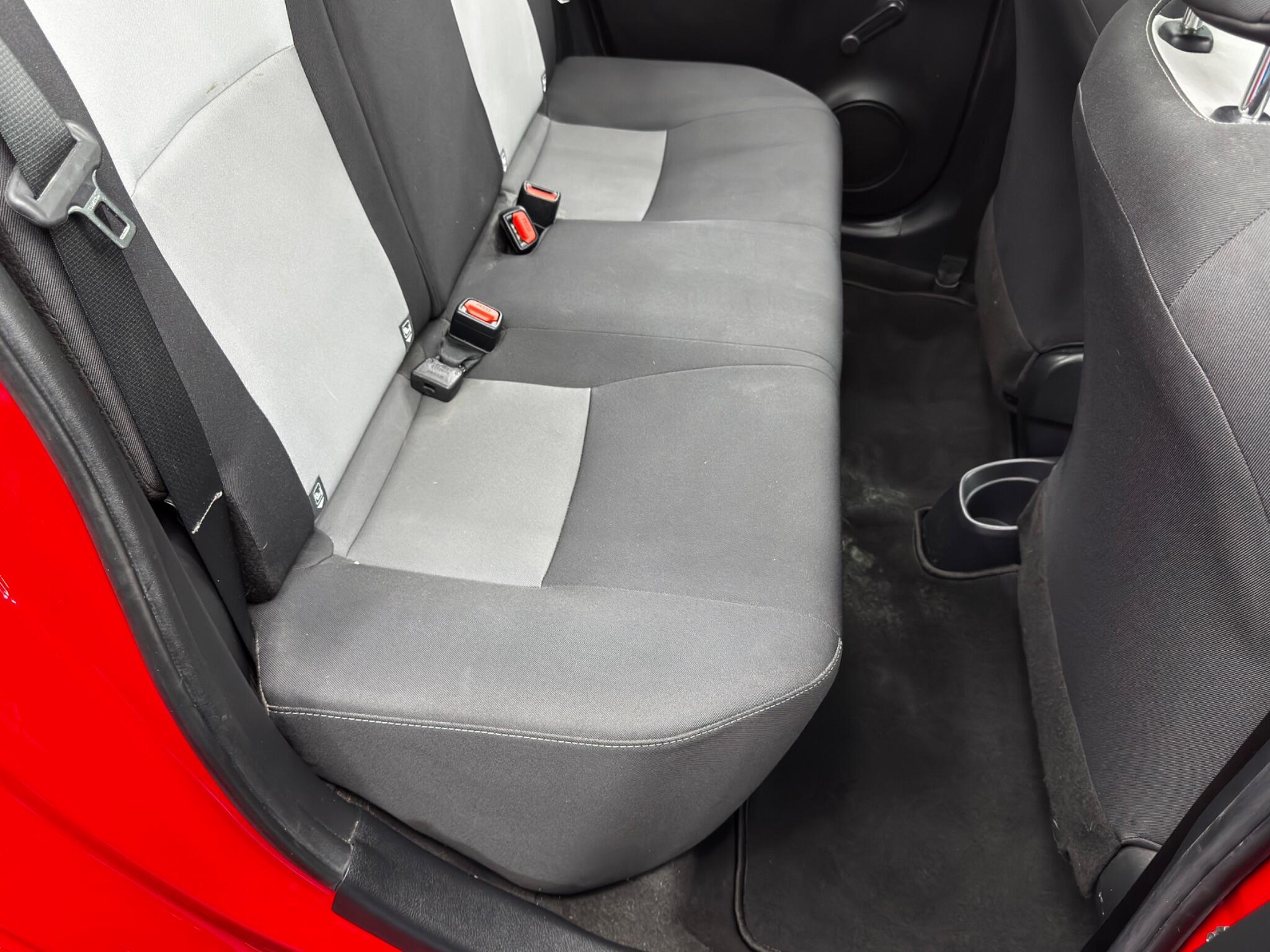 Toyota Yaris view 16