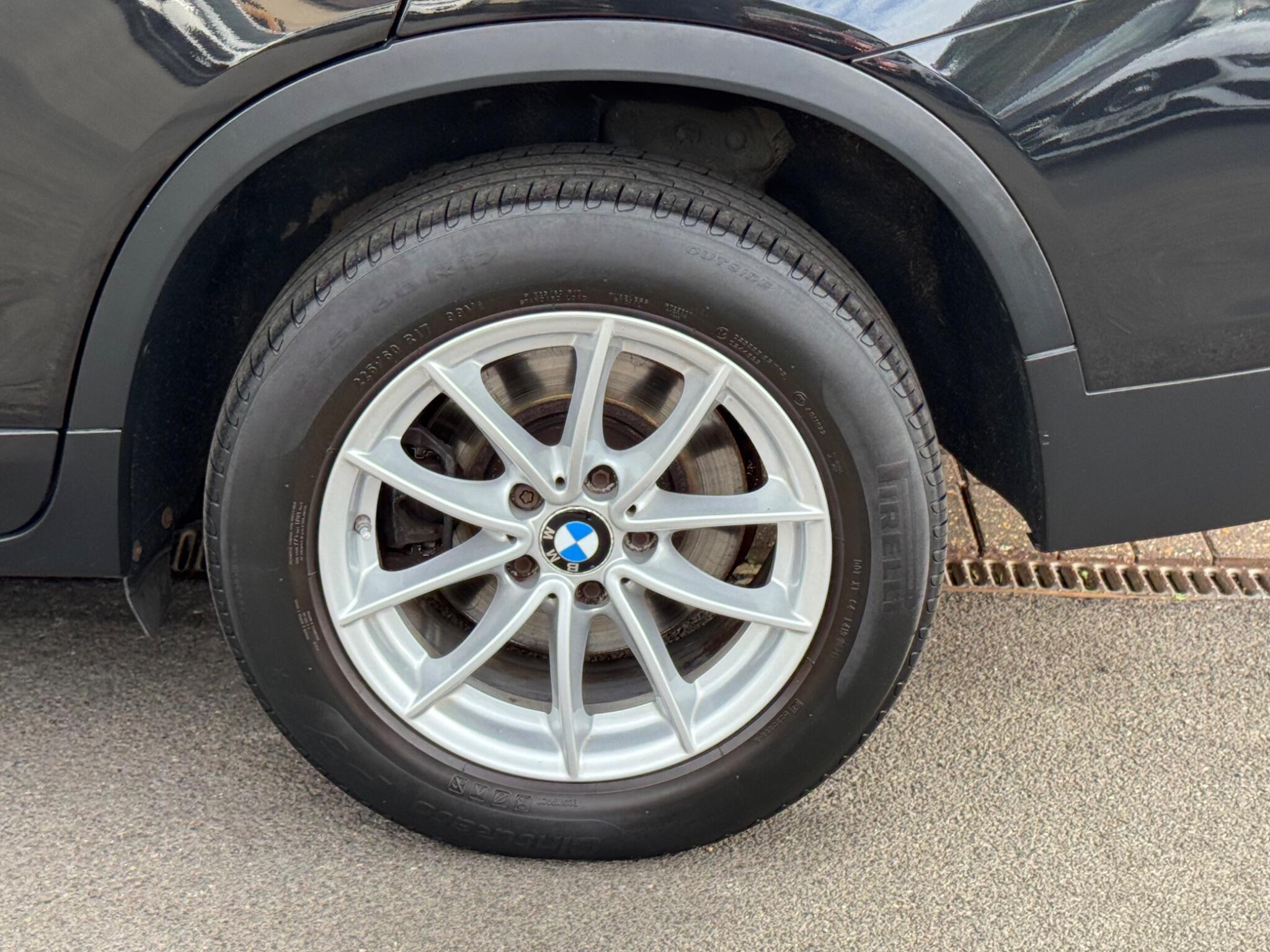 BMW X3 view 34