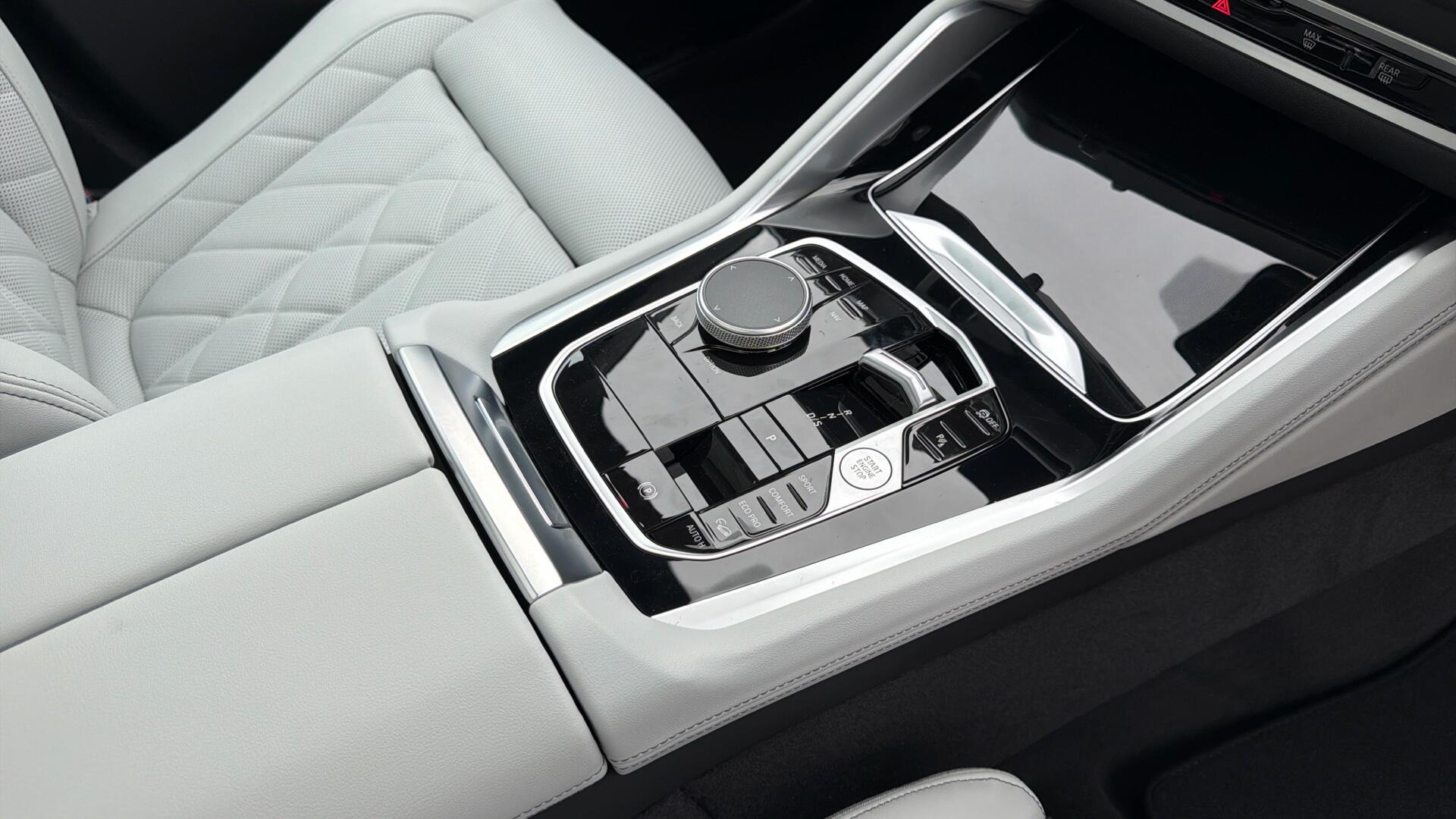 BMW X6 view 10