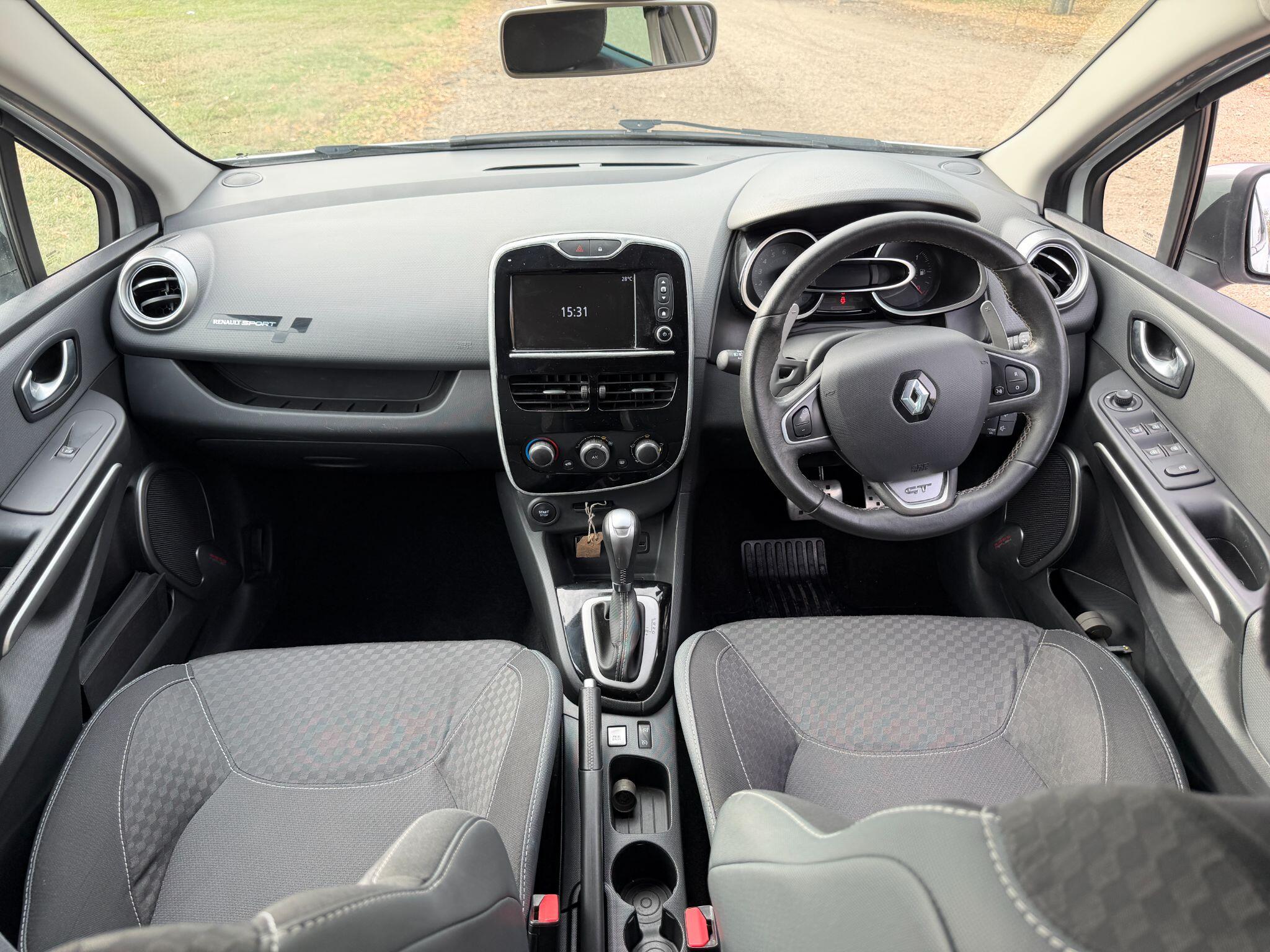 Renault Clio view 32