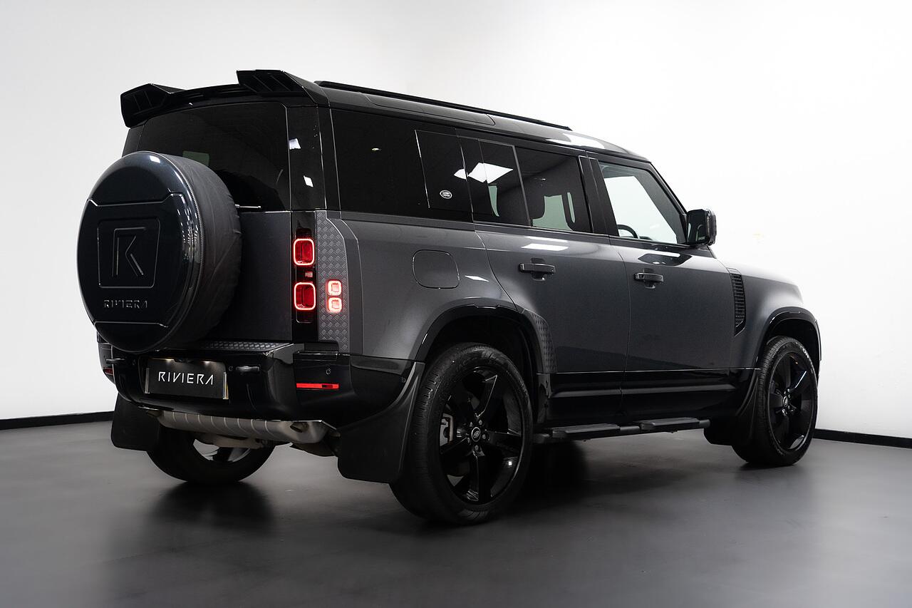 Land Rover Defender view 41