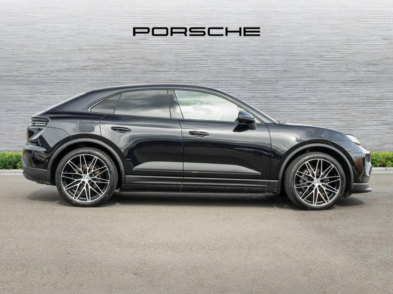 Porsche Macan view 2