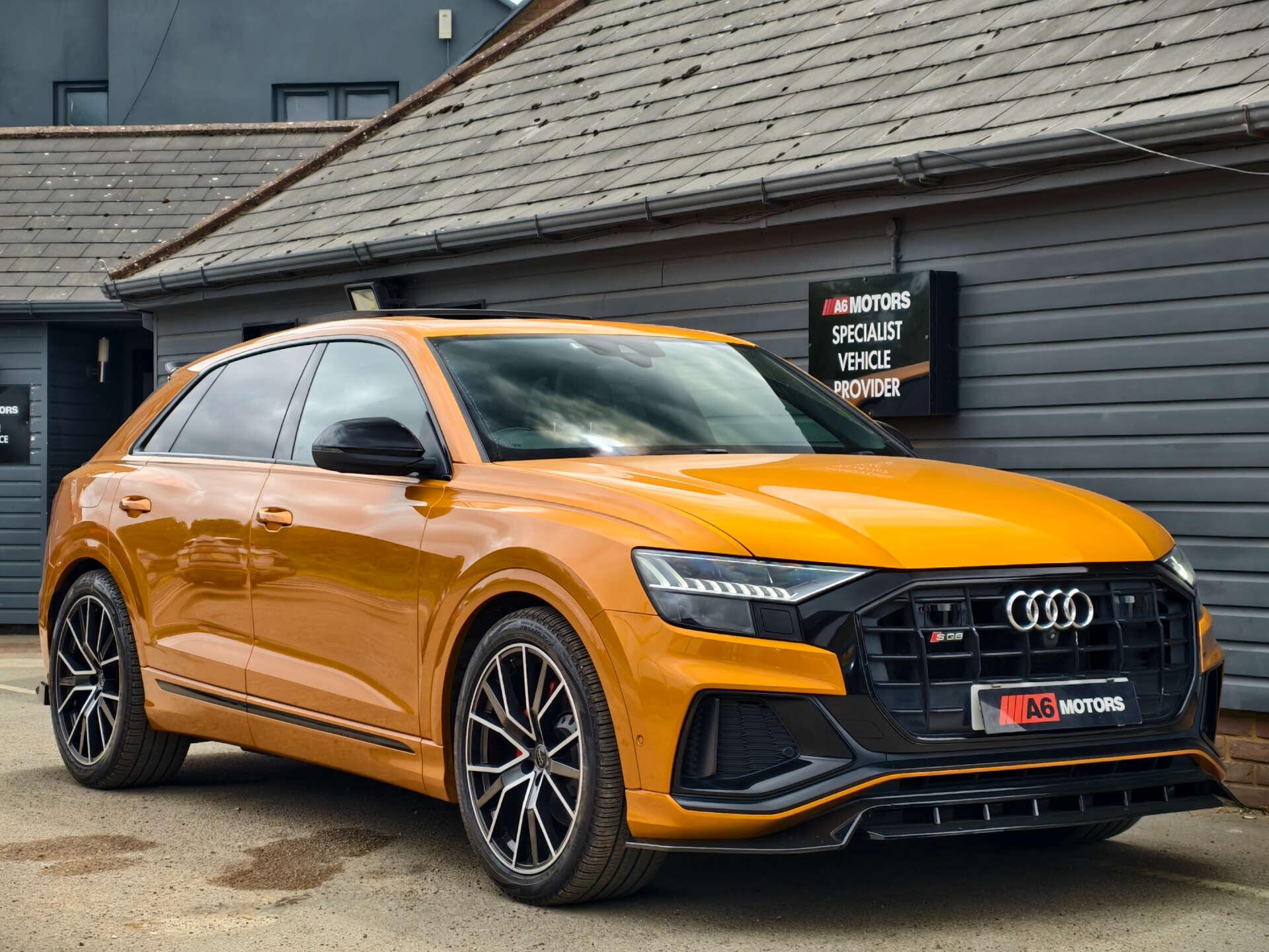 Audi Q8 view 12