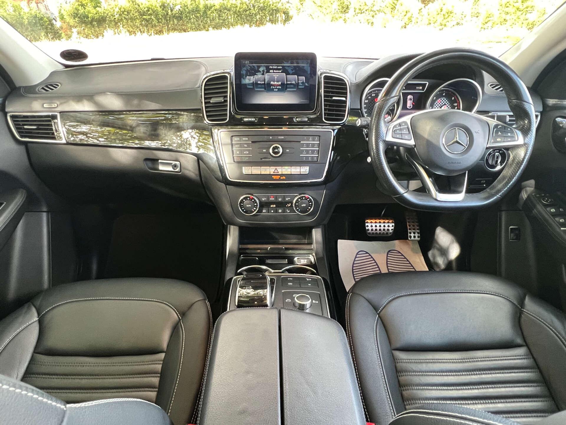 Mercedes-Benz GLE view 42
