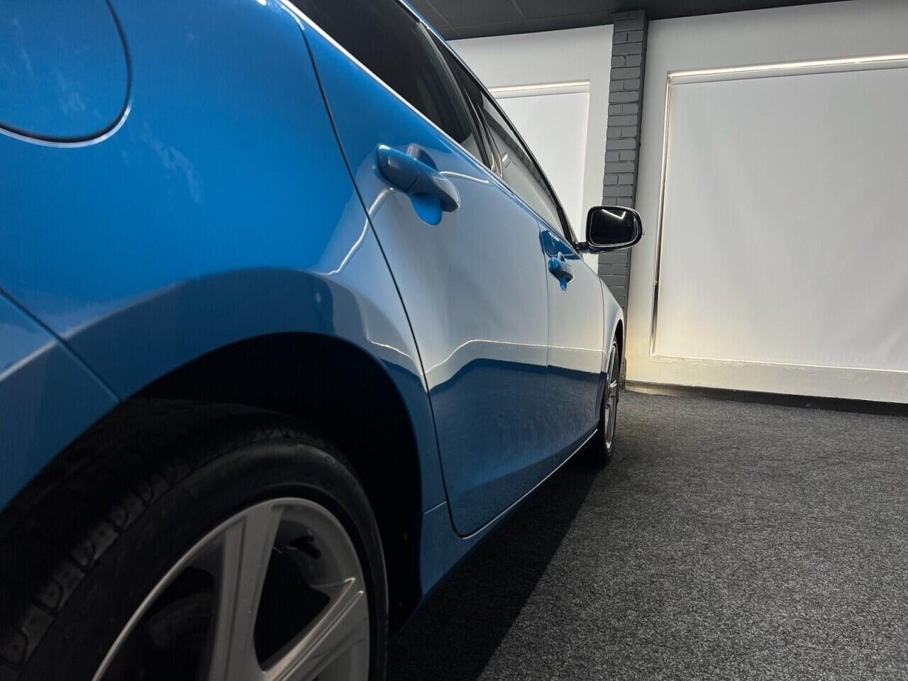Volvo V40 view 13