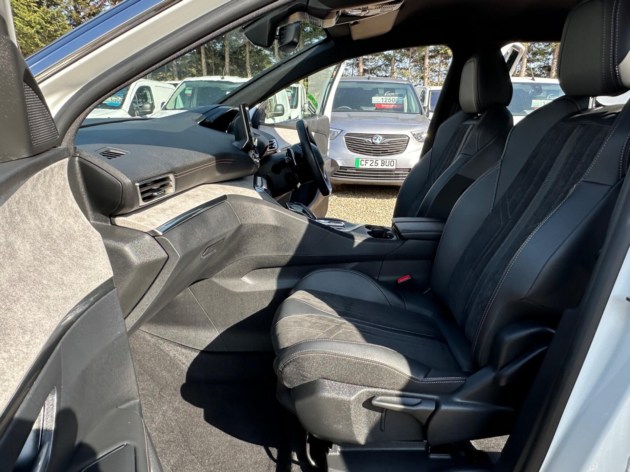 Peugeot 3008 view 18