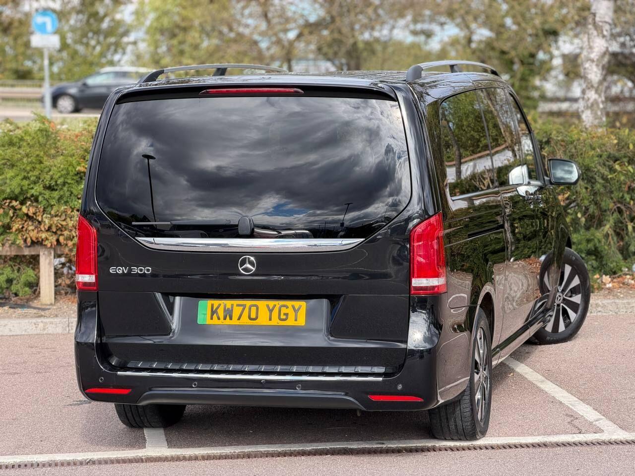 Mercedes-Benz Eqv view 68