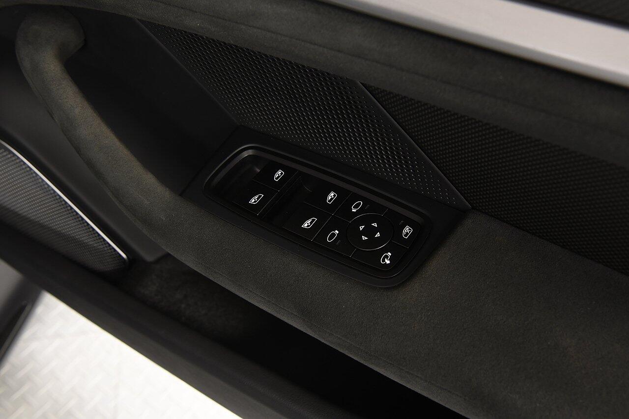 Porsche Taycan view 24