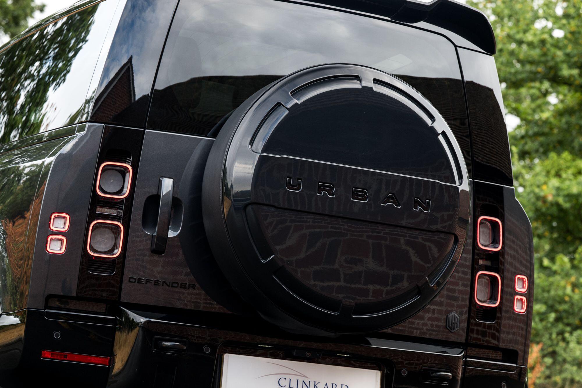 Land Rover Defender 90 view 24